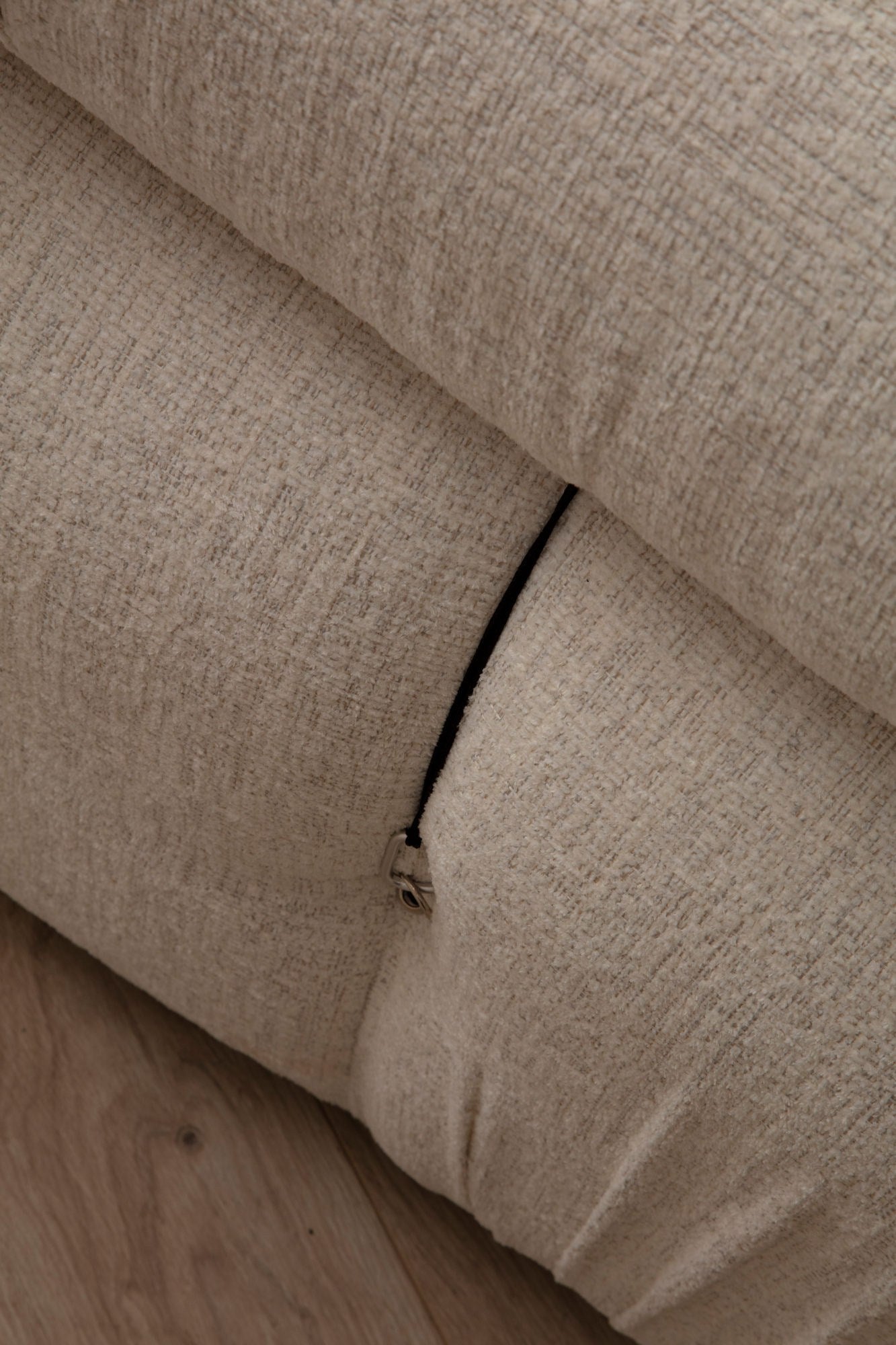 Sofá de canto elegante, creme, 288 x 190 x 95 cm | Estrutura em madeira de faia e aglomerado, 100% poliéster, encosto e braço removíveis | Perfeito para casas escandinavas