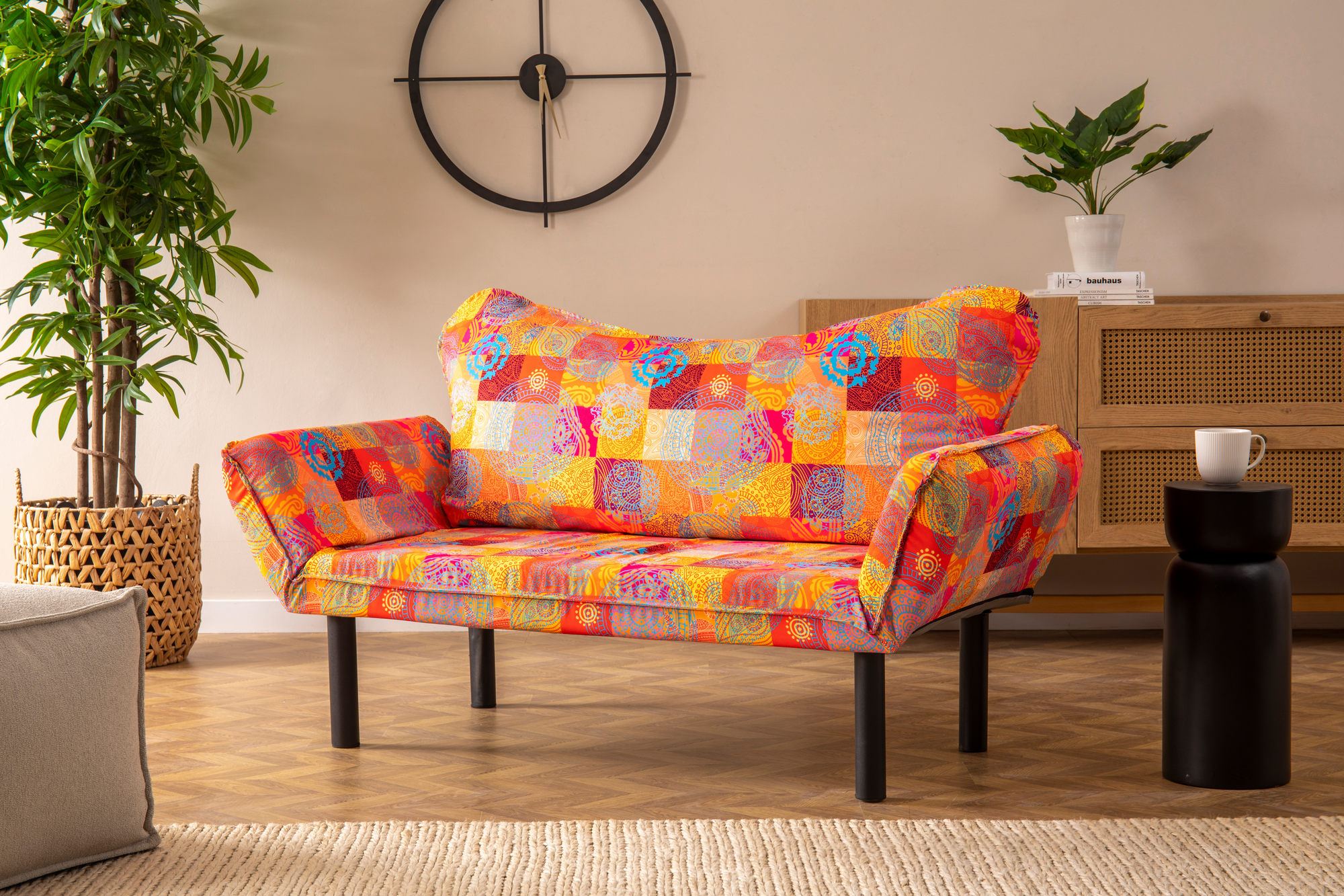 Sofá-cama elegante de 2 lugares, tecido digital patchwork, 150 cm de largura | Estrutura 100% metálica, apoio de braço ajustável, capacidade para 200 kg | Perfeito para decoração boêmia e do sudoeste