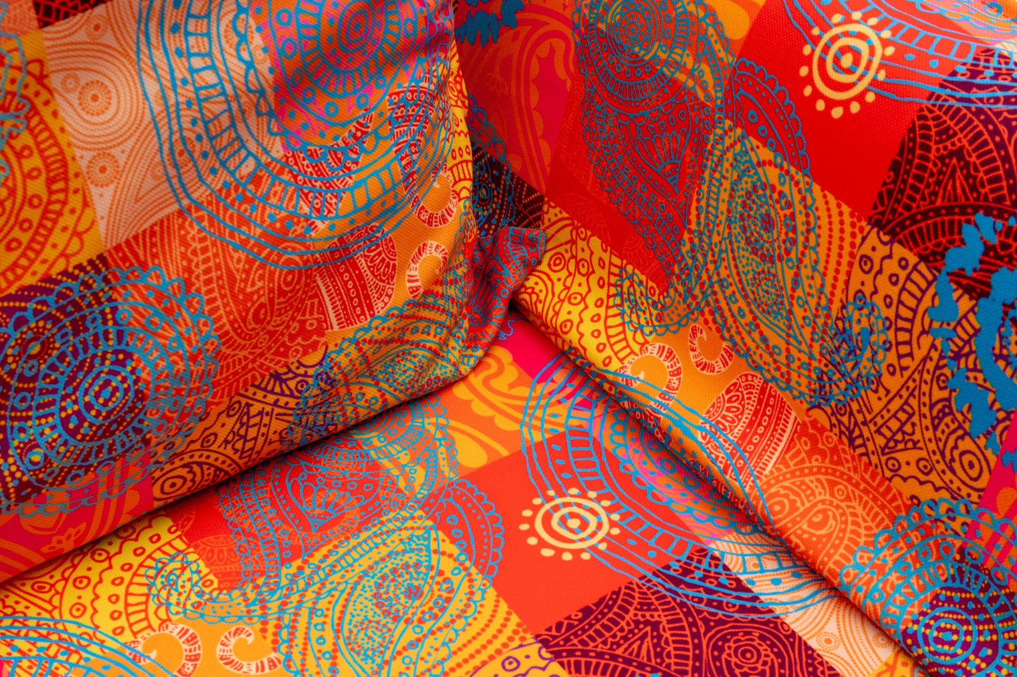 Sofá-cama elegante de 2 lugares, tecido digital patchwork, 150 cm de largura | Estrutura 100% metálica, apoio de braço ajustável, capacidade para 200 kg | Perfeito para decoração boêmia e do sudoeste