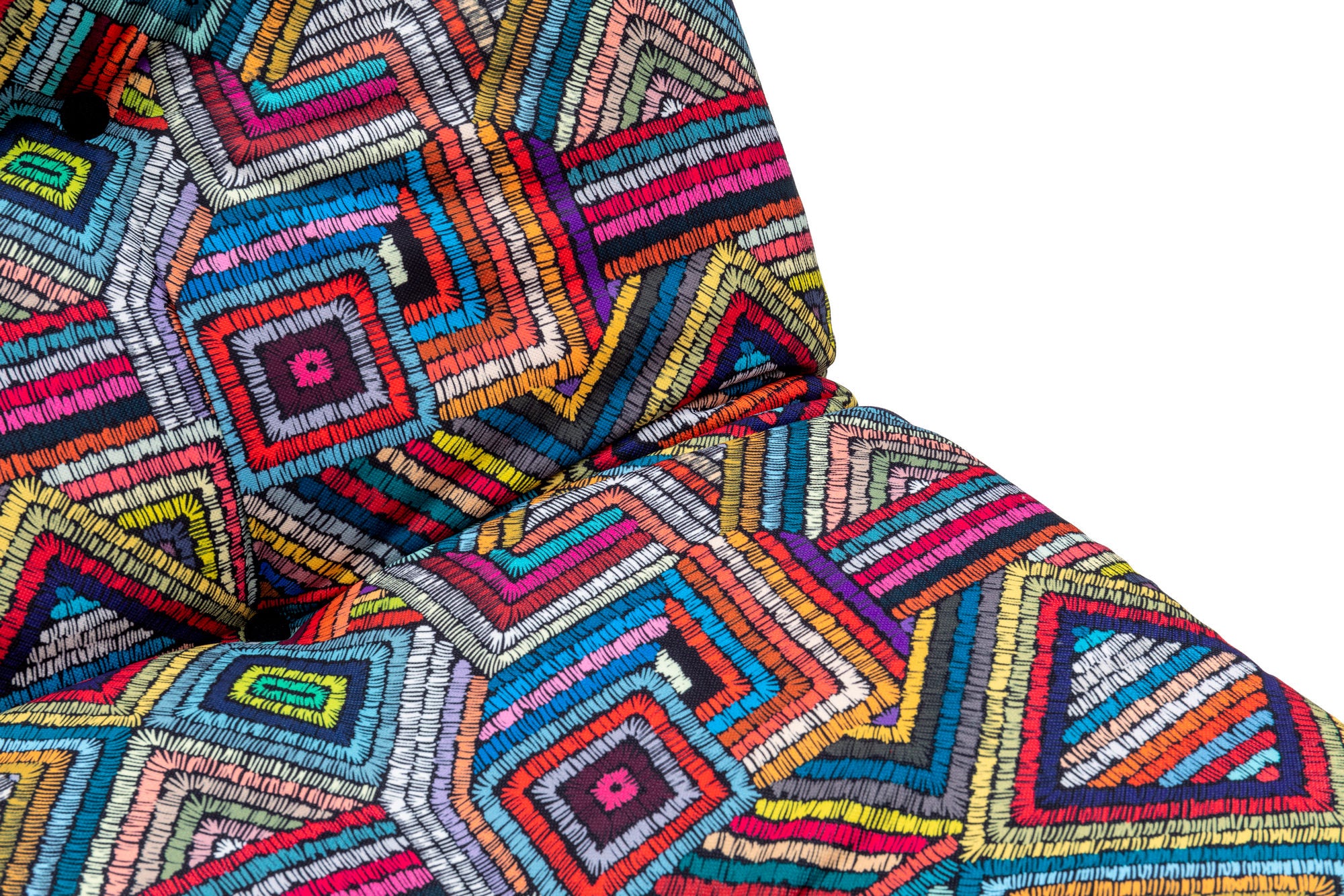 Sofá-cama versátil de 3 lugares, estrutura 100% metálica, tecido macio e fácil de limpar | Encosto multiposições, capacidade para 200 kg | Design boêmio em patchwork, perfeito para entretenimento