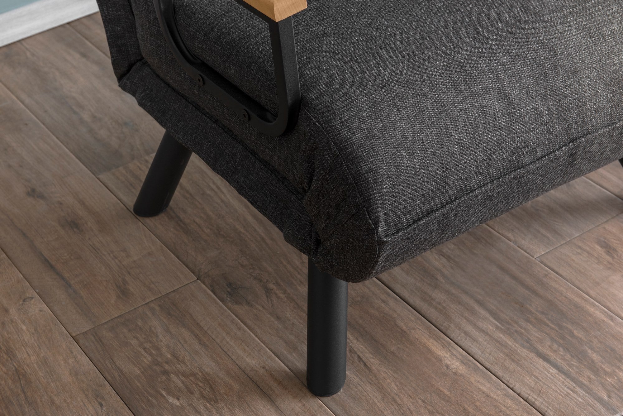 Sofá-cama versátil de 1 lugar, tecido de linho cinza escuro, estrutura 100% metálica | Encosto ajustável em 14 níveis, fácil conversão, peso máximo de 100 kg | Perfeito para espaços pequenos