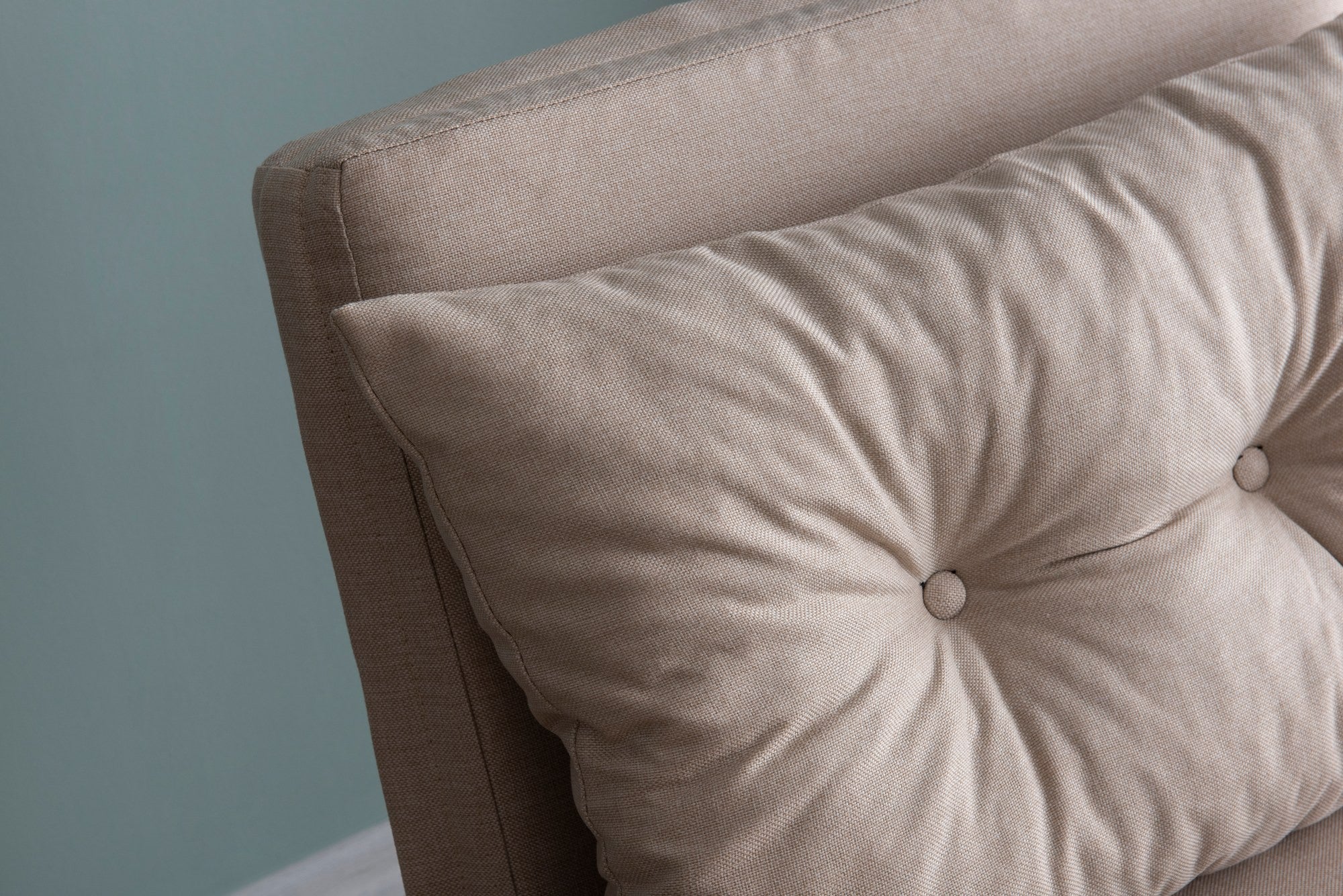 Sofá-cama versátil de 1 lugar, tecido de linho creme, estrutura 100% metálica | Encosto ajustável em 14 níveis, fácil conversão, peso máximo de 100 kg | Elegante e funcional