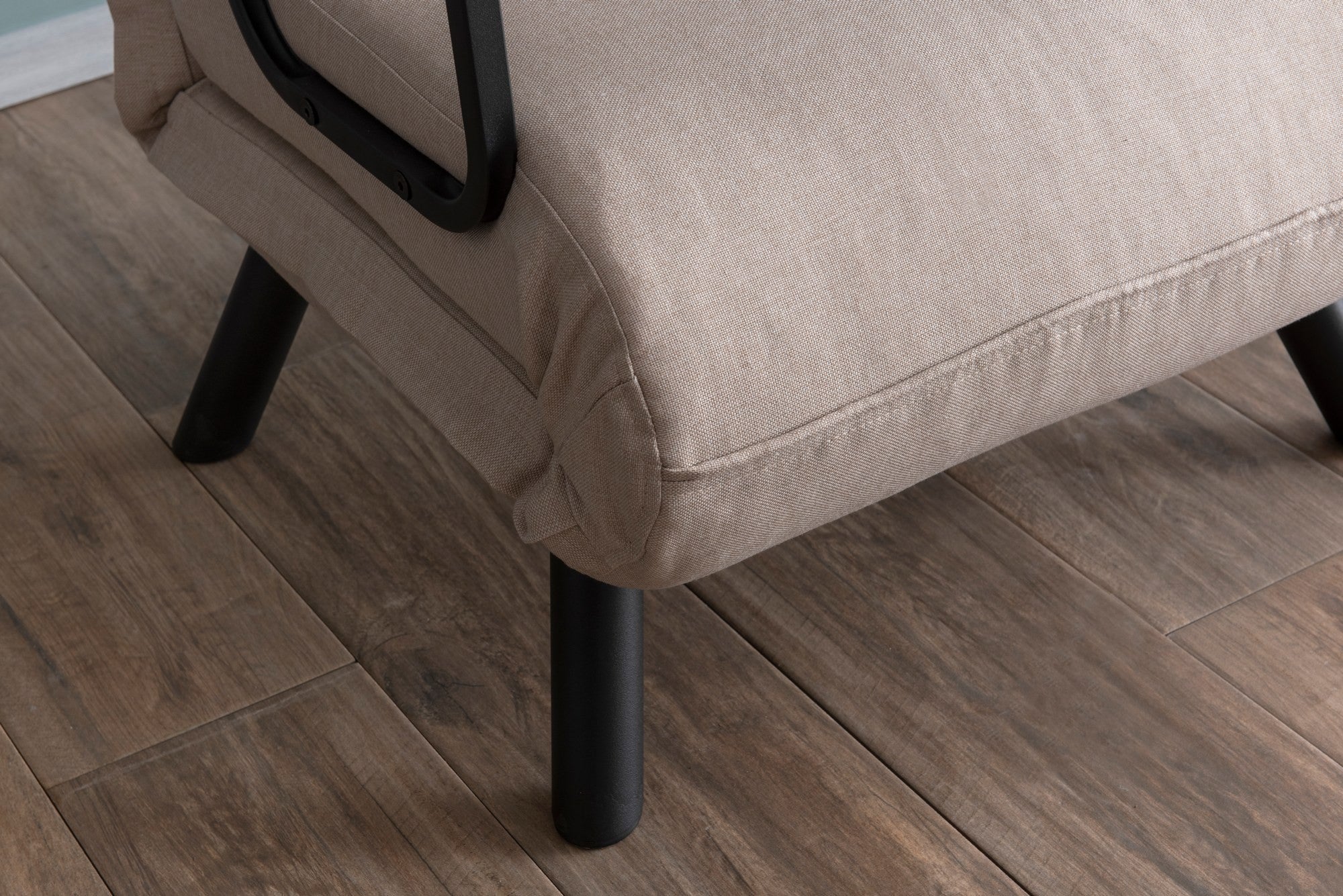 Sofá-cama versátil de 1 lugar, tecido de linho creme, estrutura 100% metálica | Encosto ajustável em 14 níveis, fácil conversão, peso máximo de 100 kg | Elegante e funcional