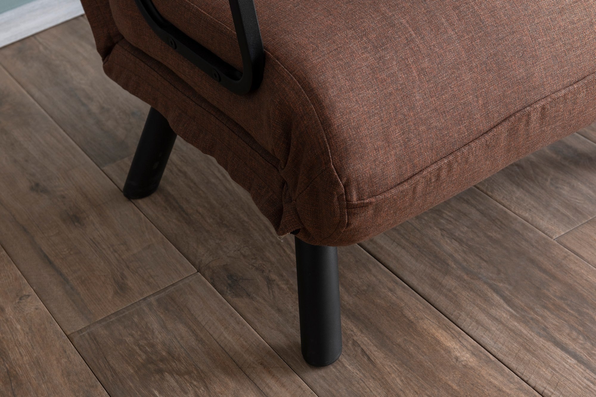 Sofá-cama versátil de 1 lugar, marrom claro, estrutura 100% metálica | Tecido de linho, encosto ajustável em 14 níveis, fácil conversão, peso máximo de 100 kg | Perfeito para espaços pequenos