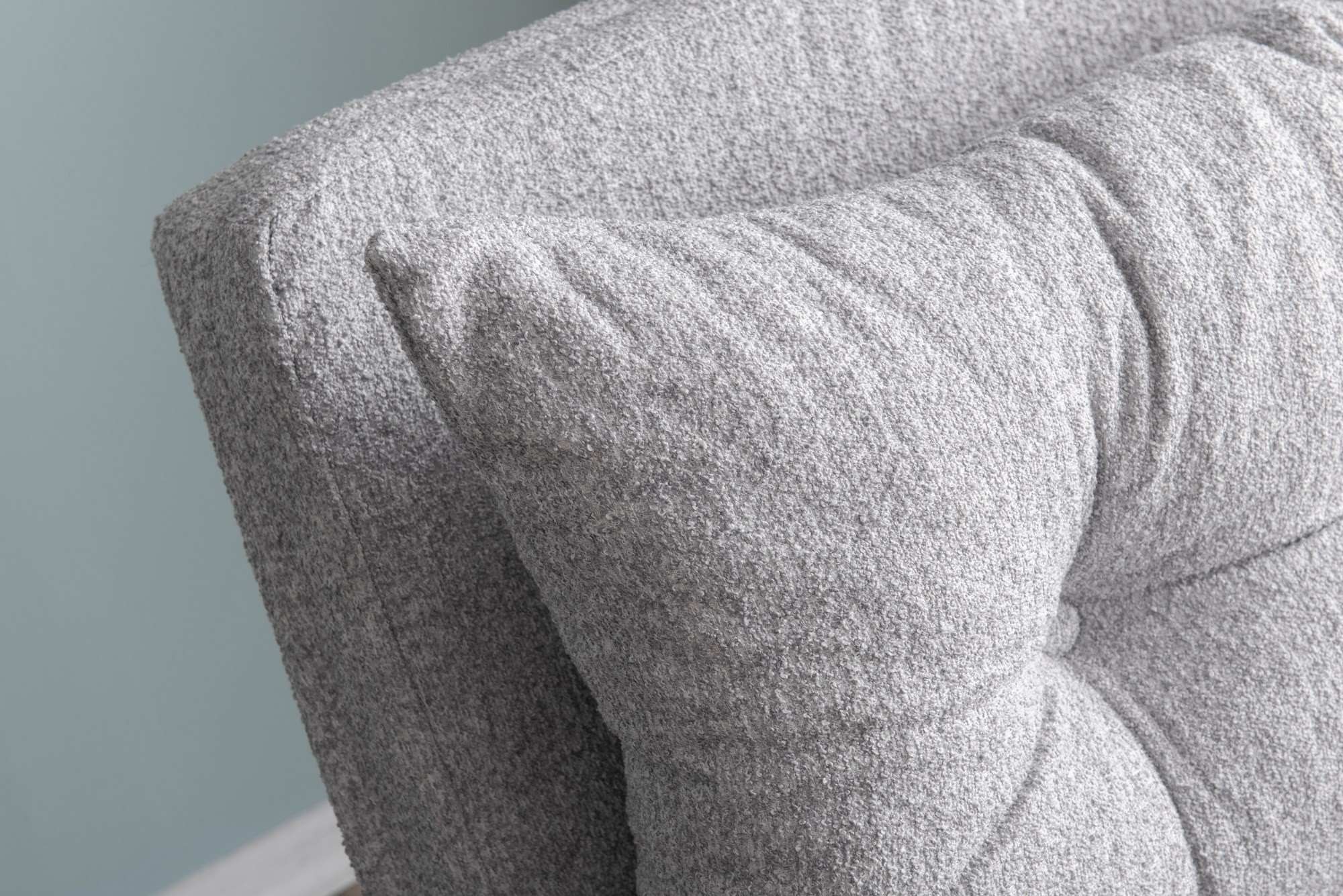 Sofá-cama versátil de 1 lugar, tecido Teddy cinza, estrutura 100% metálica | Encosto ajustável em 14 níveis, fácil conversão, peso máximo de 100 kg | Perfeito para espaços pequenos