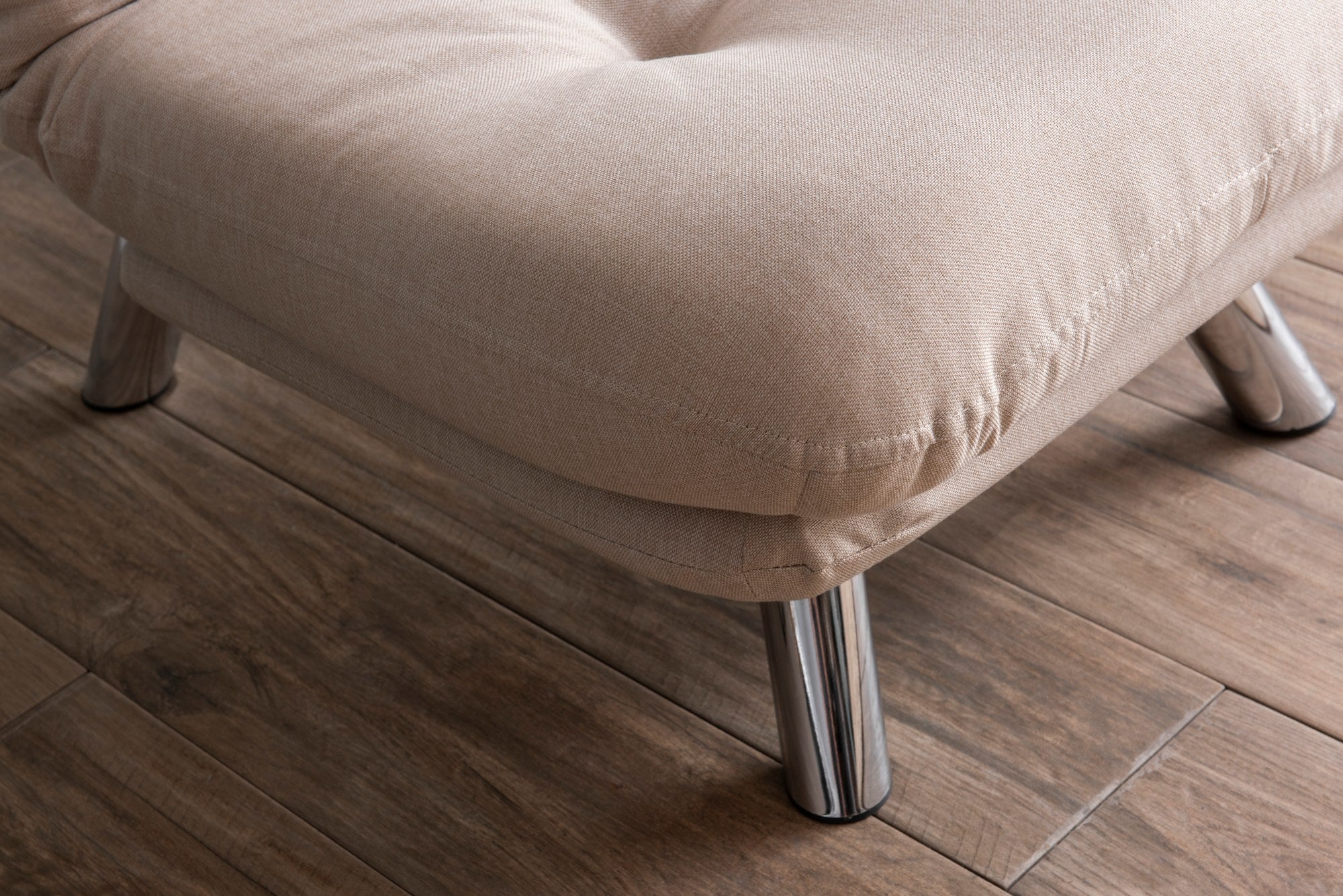 Sofá-cama versátil de 1 lugar, tecido de linho creme, estrutura 100% metálica | Fácil de limpar, encosto multiposições, capacidade para 100 kg | Perfeito para espaços pequenos