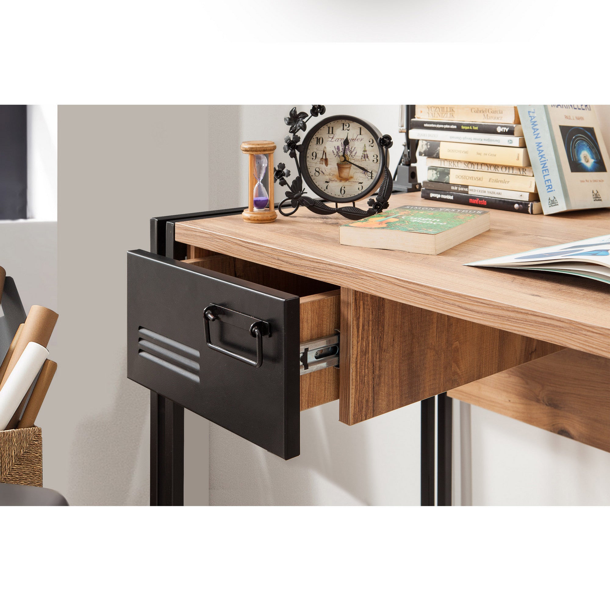 Secretária de Estudo/Escritório Industrial – 139 x 75 x 60 cm – Pinho Atlântico e Preto – 100% Melamina