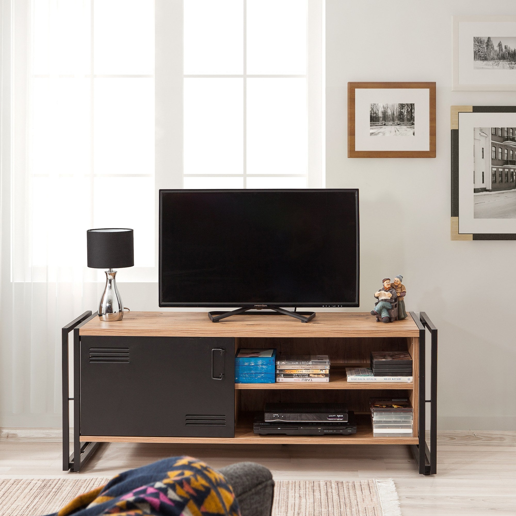 Conjunto de móveis elegantes para sala de estar, pinho atlântico e preto | Painel de partículas 100% revestido em melamina, 18 mm | Móvel de TV (130 x 45 x 50 cm) e estante (89 x 35 x 127 cm) | Design moderno