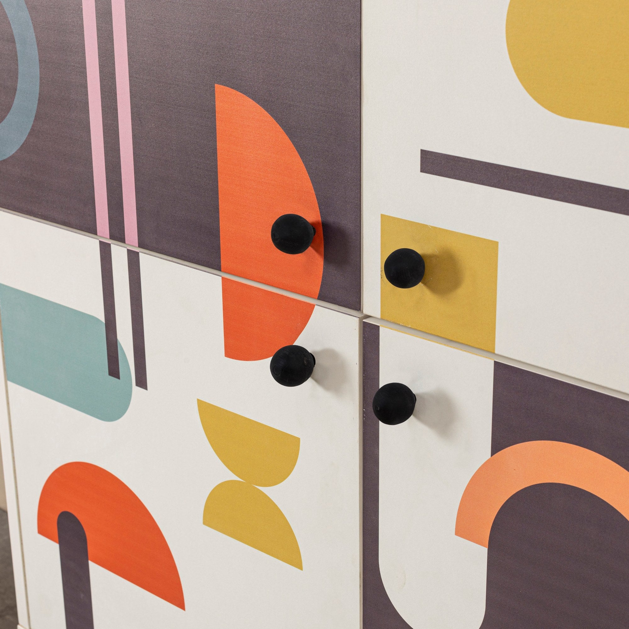 Armário multifuncional – 95 cm x 111 cm x 36 cm – Branco, Castanho, Roxo, Mostarda – Melamina