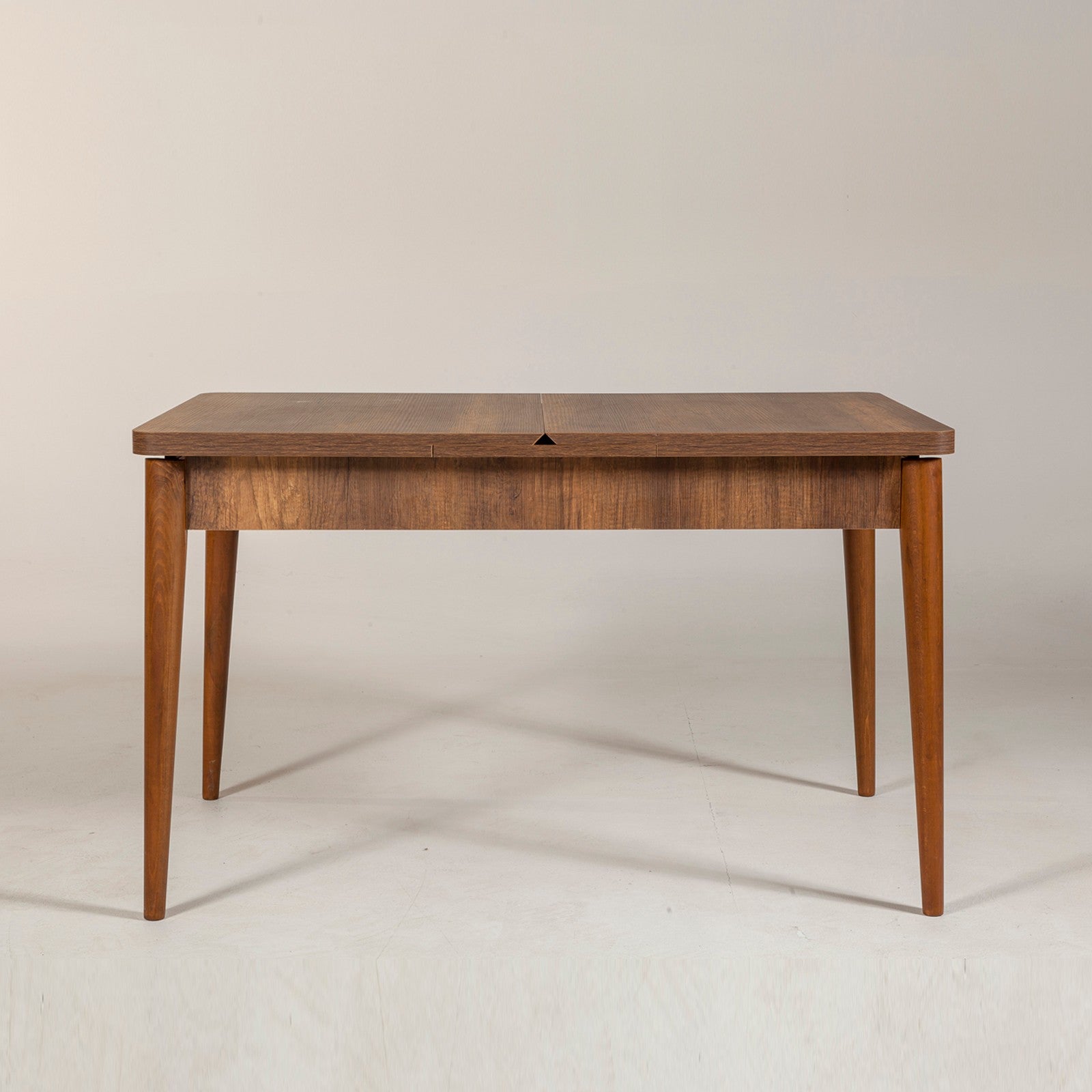 Mesa de Jantar Extensível, Nogueira, 130-165 cm | Painel de Partículas 100% Revestido com Melamina, 18 mm | Pés de Carpa, Design Rústico Moderno para Espaços de Jantar Versáteis