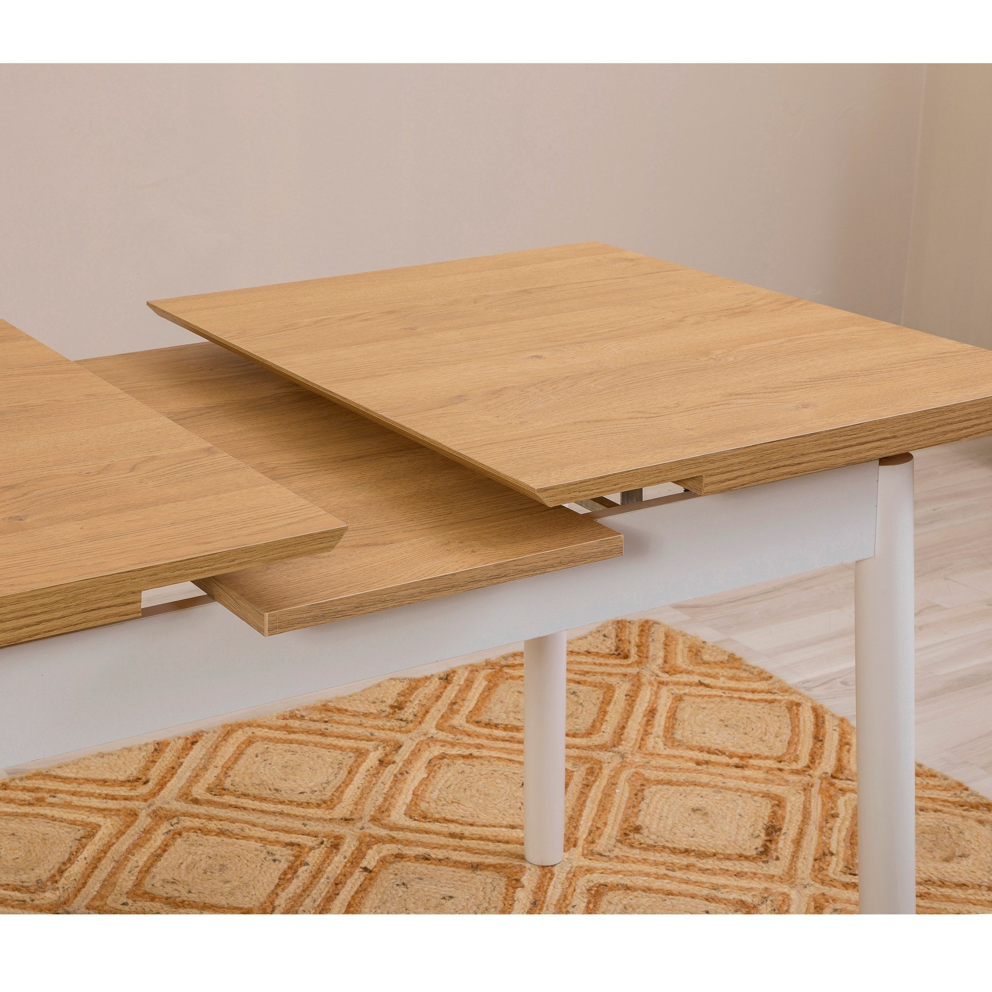 Conjunto de mesa de jantar extensível e cadeiras (4 peças), branco, 120-153 x 75 x 77 cm | 100% revestido em melamina, tecido couro sintético, pernas de madeira de faia | Elegante e funcional para espaços de jantar modernos