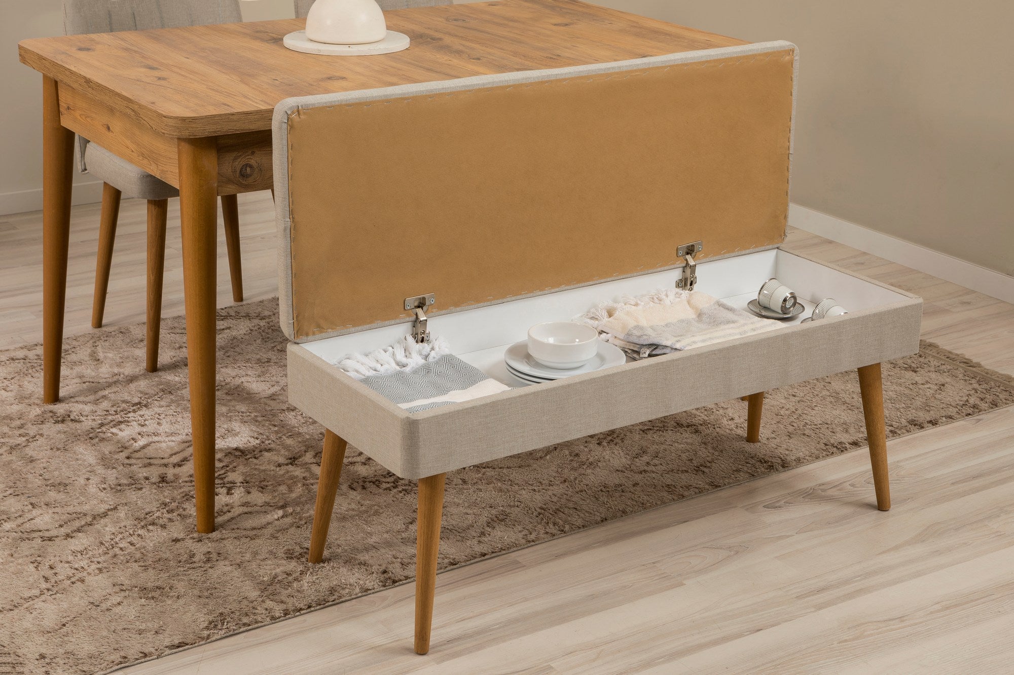 Conjunto de mesa de jantar extensível, cadeiras e Aparador (6 peças)-Vina-Pinho Atlântico
Creme