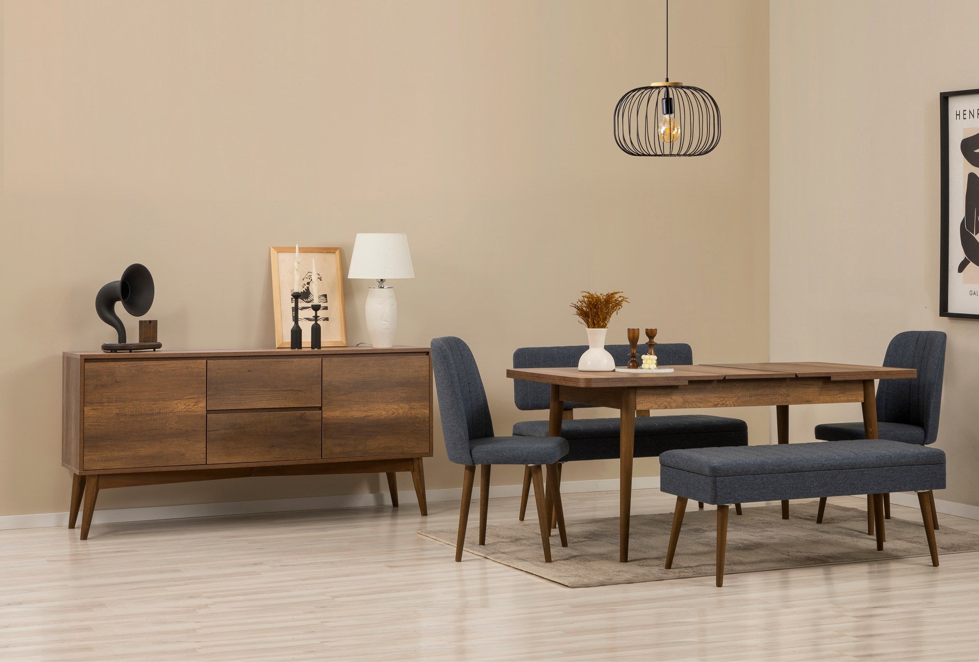 Conjunto de mesa de jantar extensível, cadeiras e Aparador (6 peças)-Vina-Nogueira
Azul Escuro