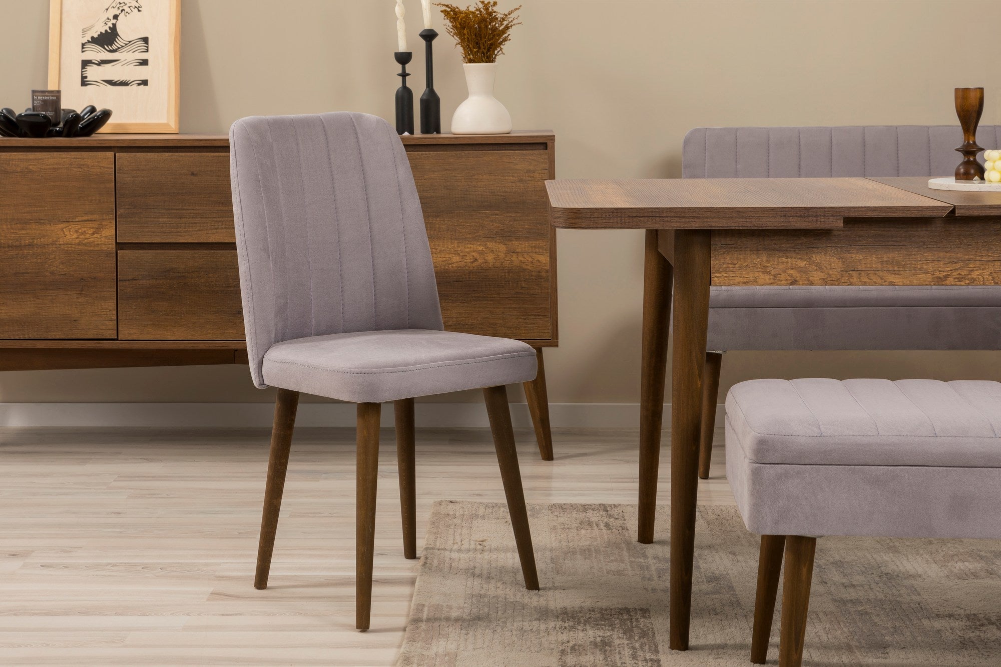 Conjunto de mesa de jantar extensível, cadeiras e Aparador (6 peças)-Vina-Nogueira
Cinza