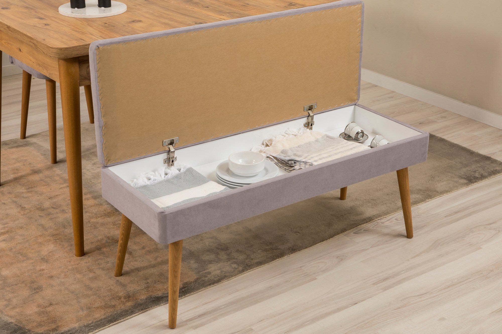 Conjunto de mesa de jantar extensível, cadeiras e Aparador (5 peças)-Vina-Pinheiro Atlântico
Cinza