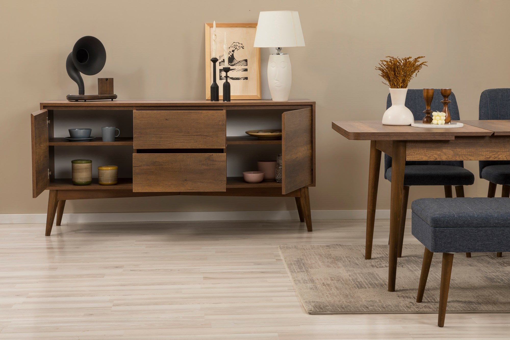 Conjunto de mesa de jantar extensível, cadeiras e Aparador (5 peças)-Vina-Nogueira
Azul Escuro