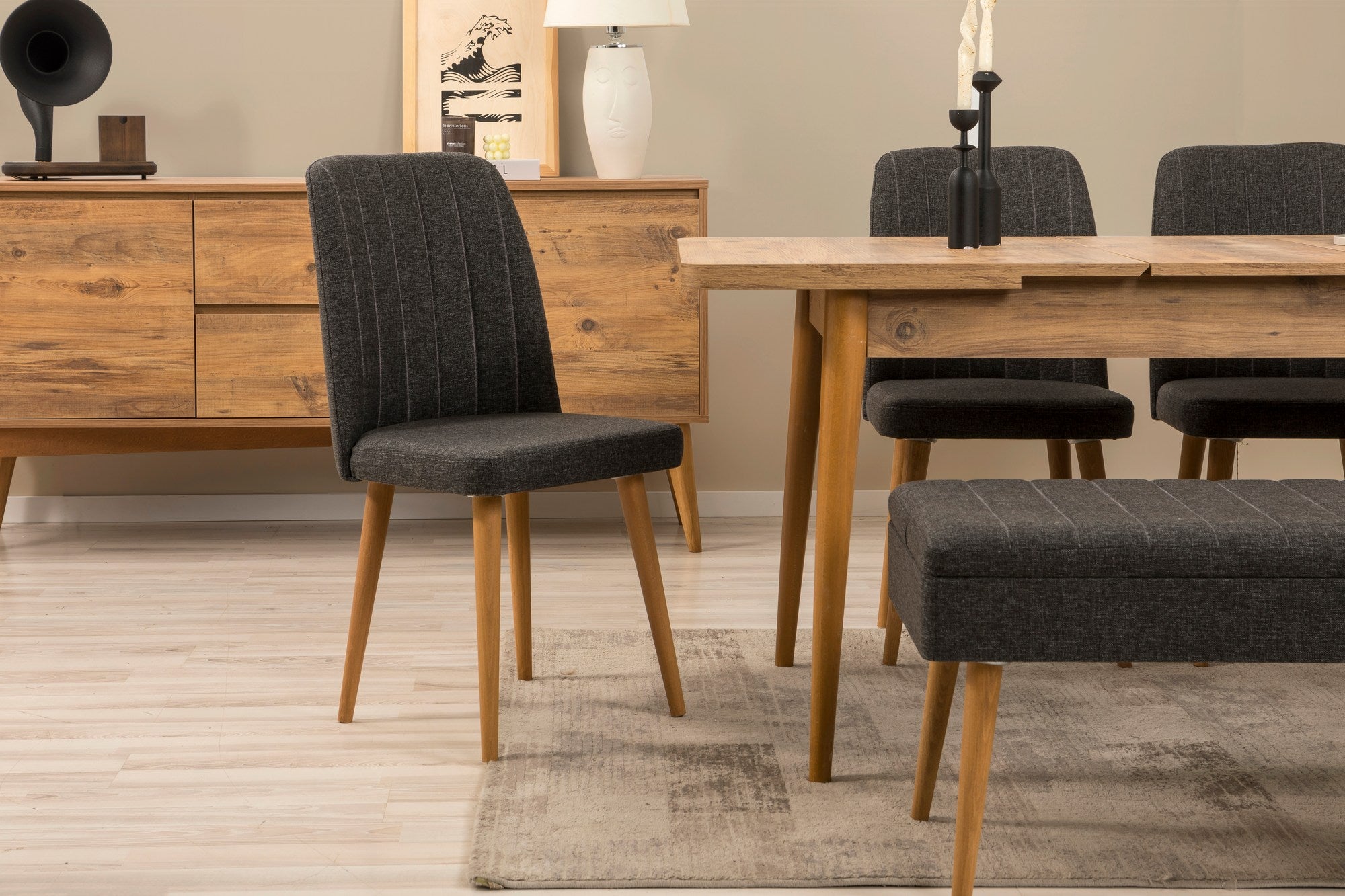 Conjunto de mesa de jantar extensível, cadeiras e Aparador (7 peças)-Vina-Pinheiro Atlântico
Antracite
