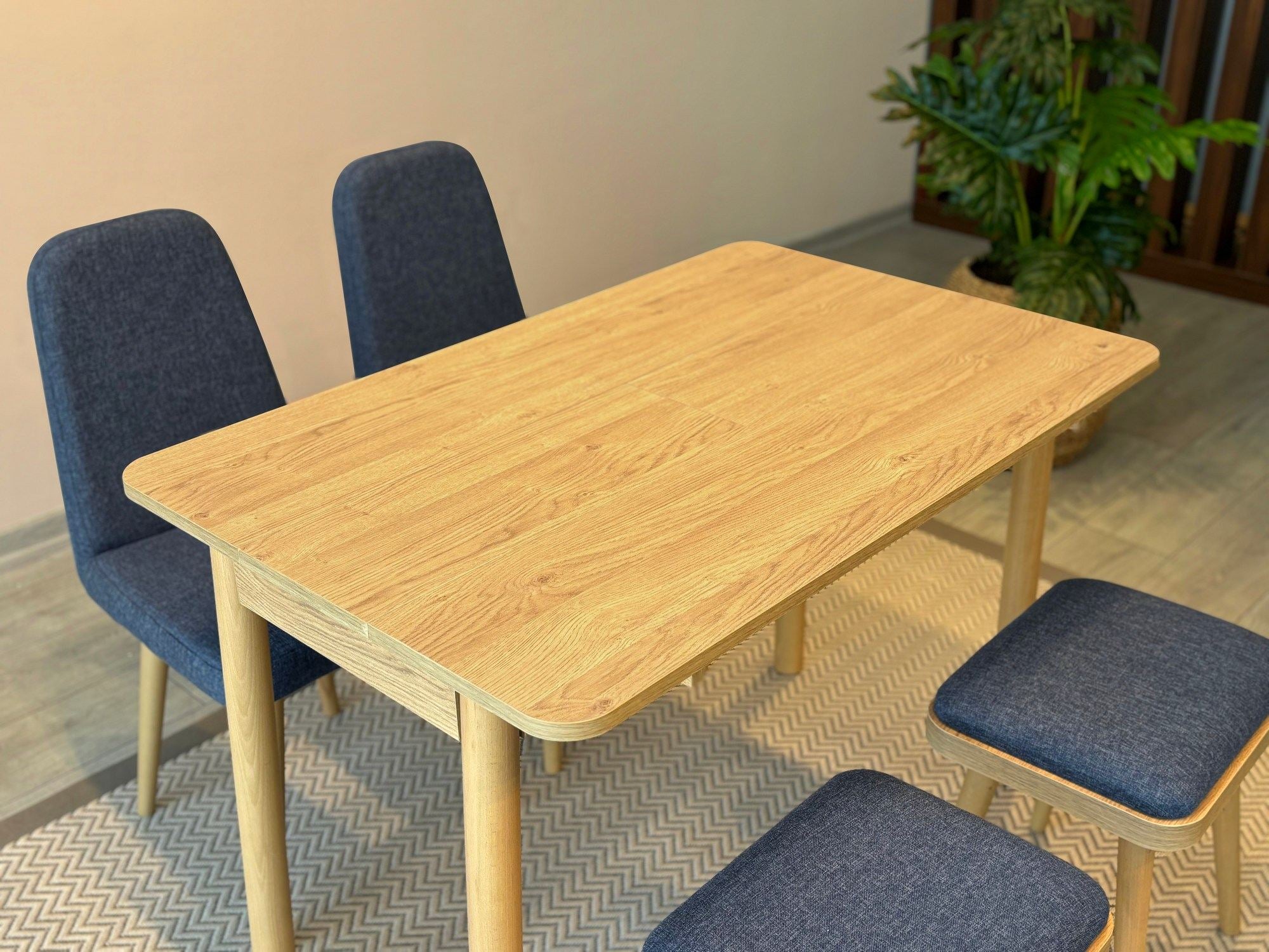 Conjunto de mesa de jantar extensível e cadeiras (5 peças)-Vina-Carvalho
Azul Escuro