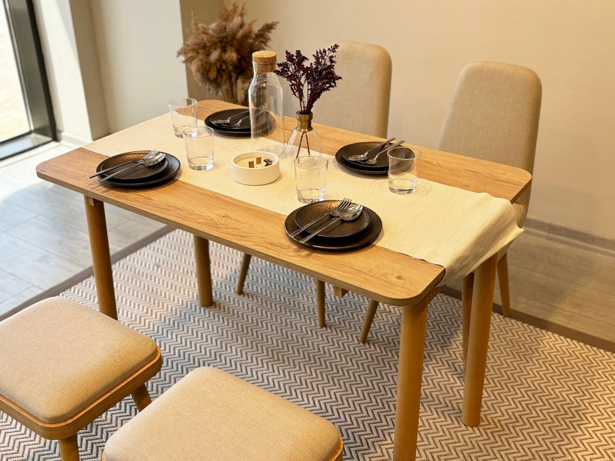 Conjunto de mesa de jantar extensível e cadeiras (5 peças)-Vina-Carvalho
Creme