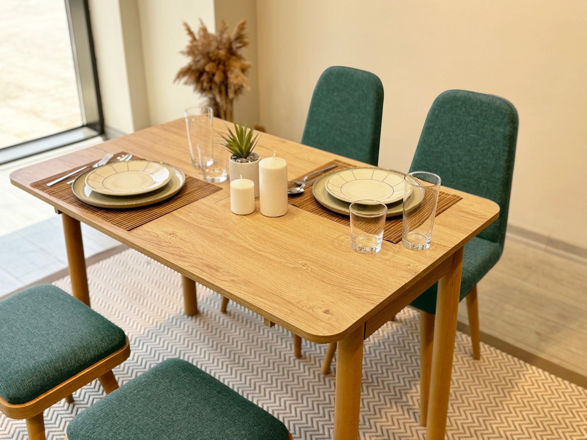 Conjunto de mesa de jantar extensível e cadeiras (5 peças)-Vina-Carvalho
Verde