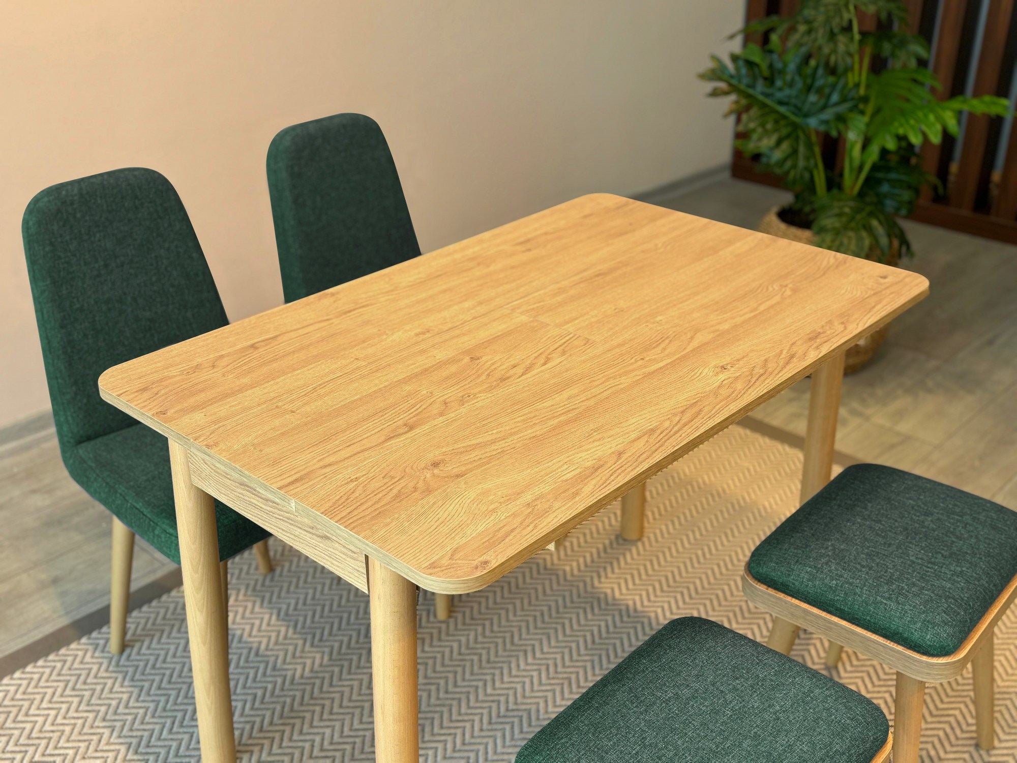 Conjunto de mesa de jantar extensível e cadeiras (5 peças)-Vina-Carvalho
Verde