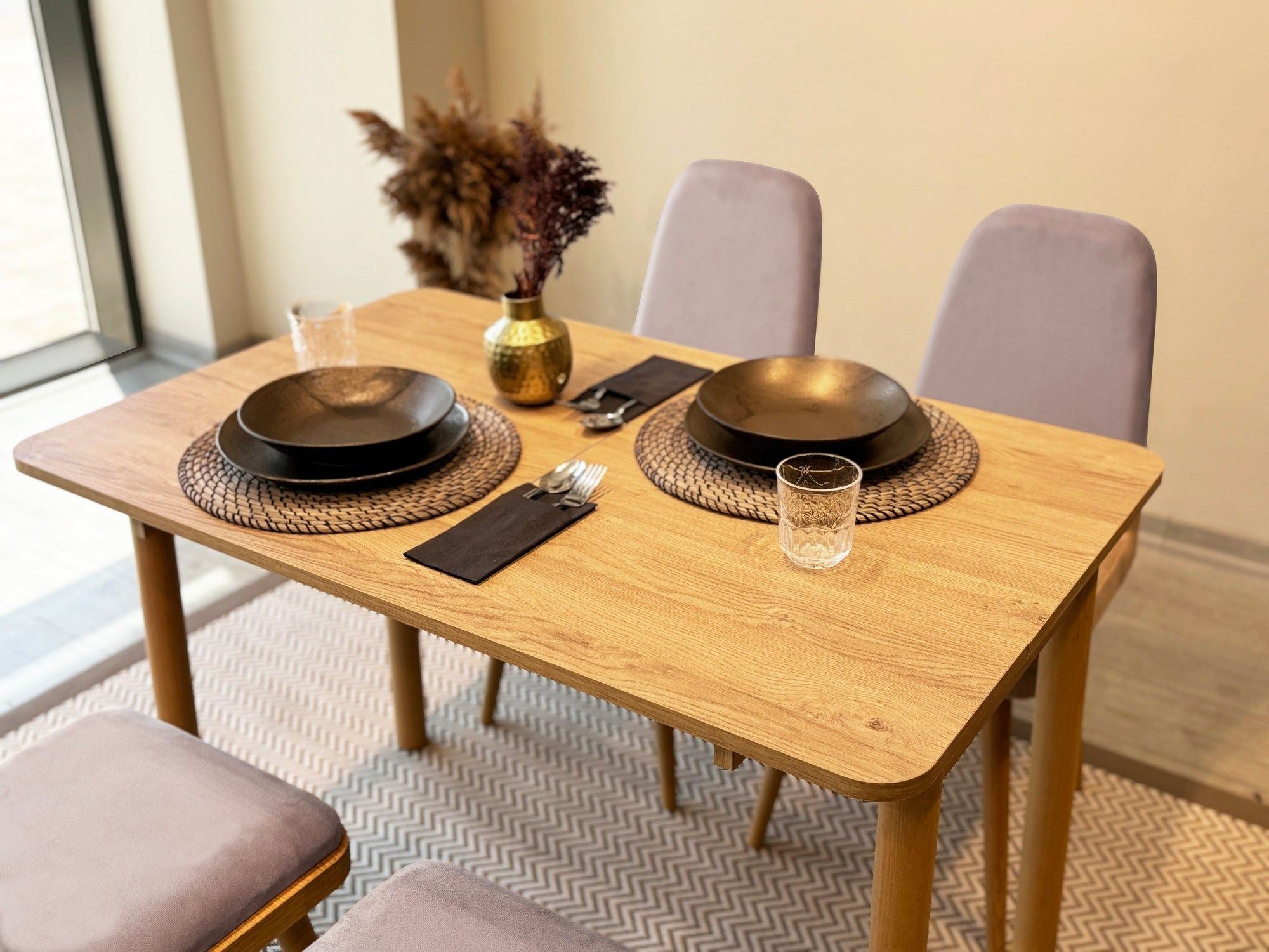 Conjunto de mesa de jantar extensível e cadeiras (5 peças)-Vina-Carvalho
Cinza Soho