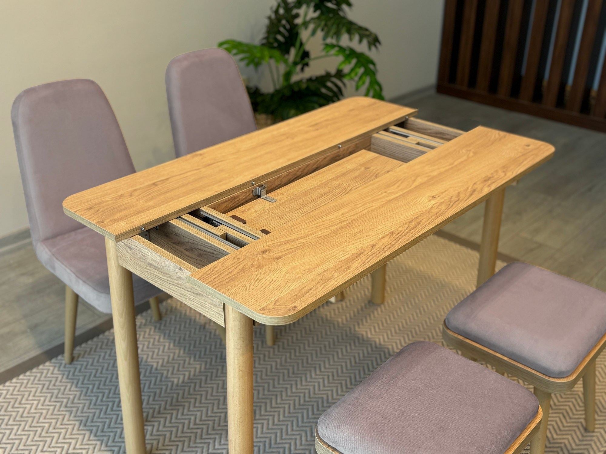 Conjunto de mesa de jantar extensível e cadeiras (5 peças)-Vina-Carvalho
Cinza Soho