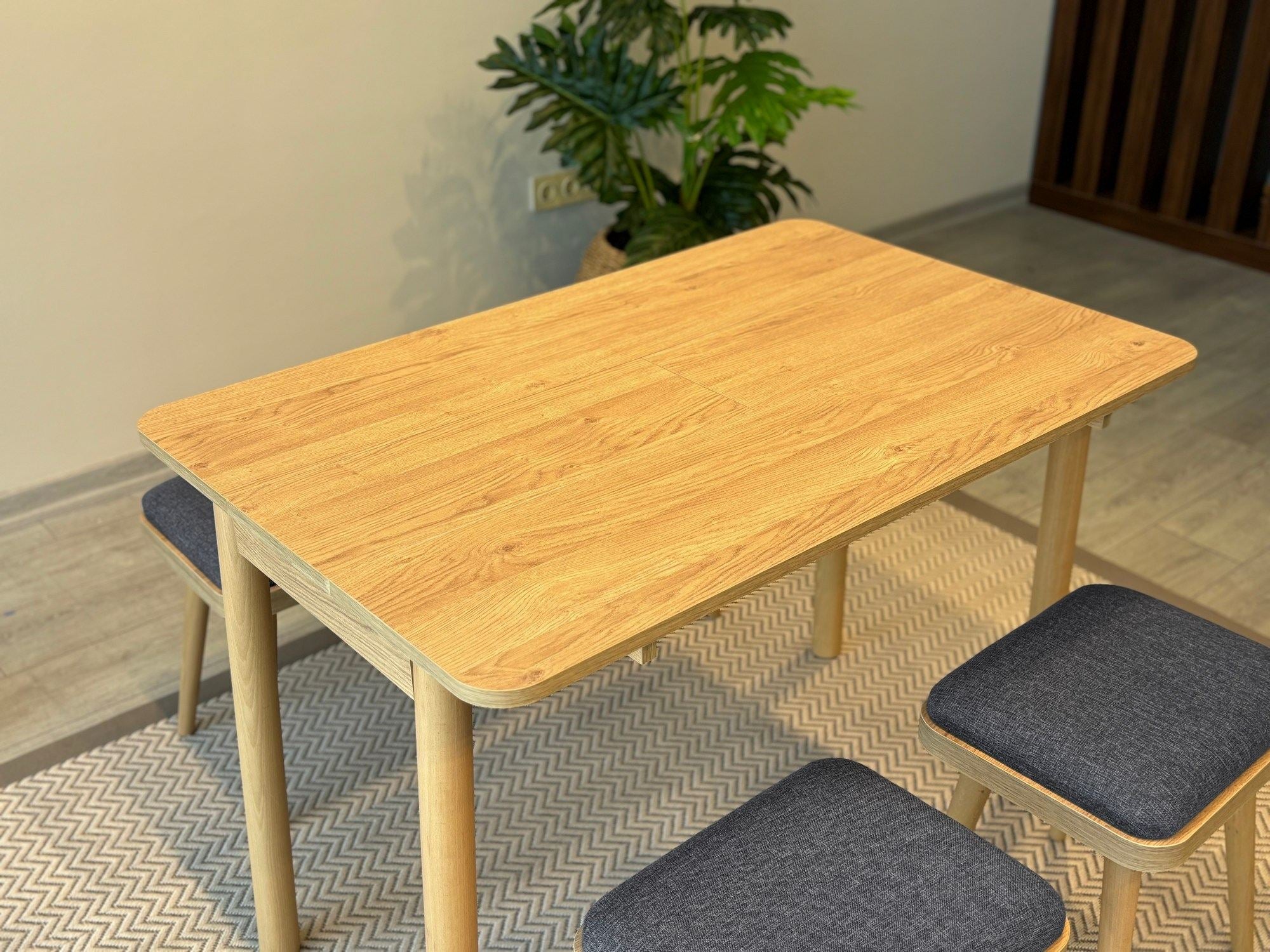 Conjunto de mesa de jantar extensível e cadeiras (6 peças)-Vina-Carvalho
Antracite