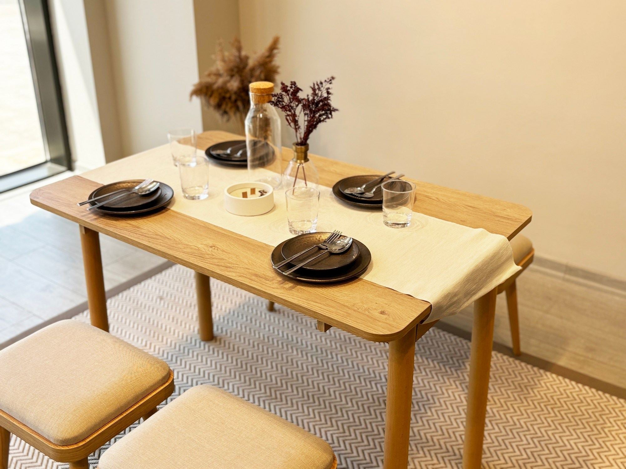 Conjunto de mesa de jantar extensível e cadeiras (5 peças)-Vina-Carvalho
Creme