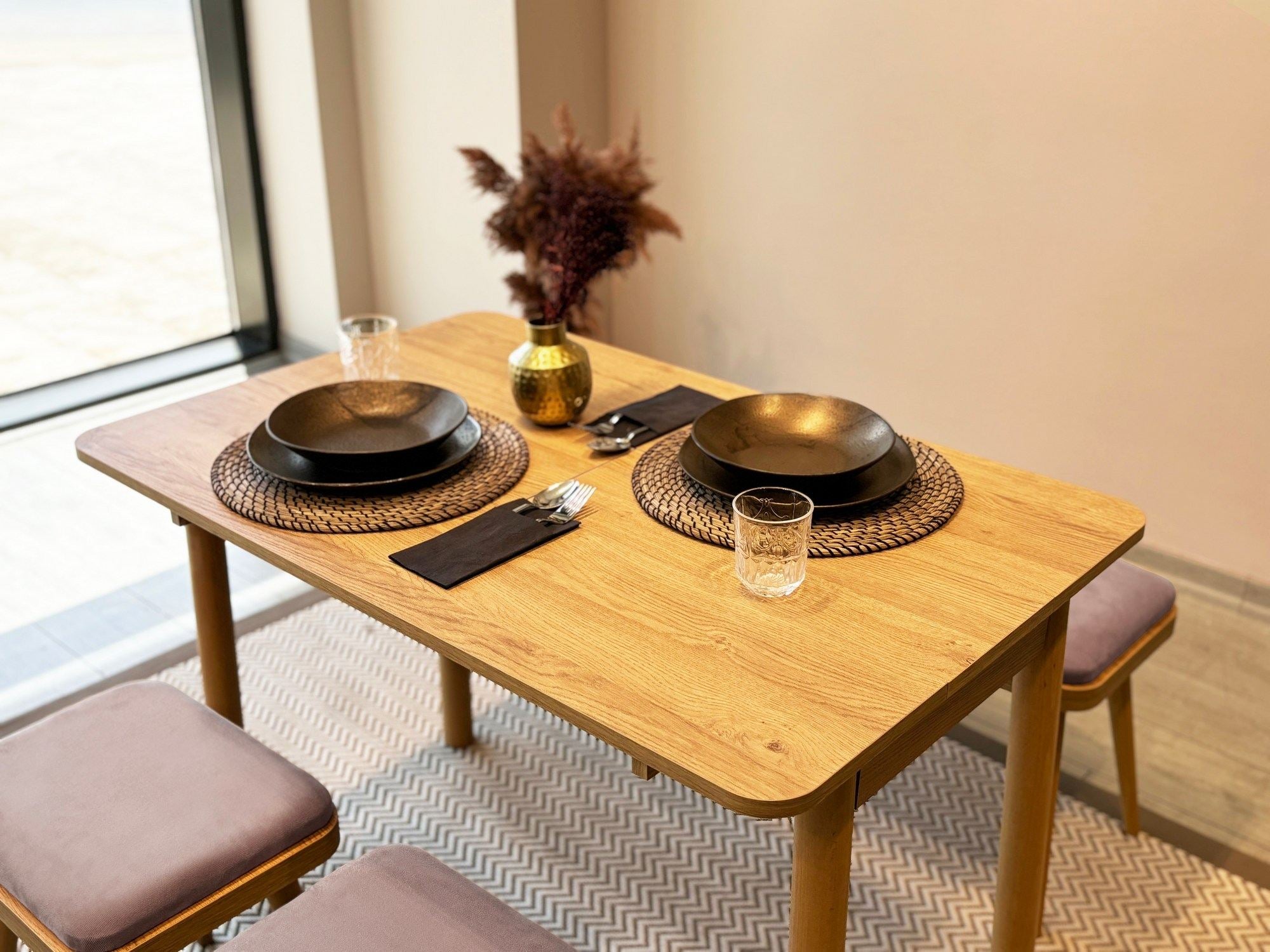 Conjunto de mesa de jantar extensível e cadeiras (5 peças)-Vina-Carvalho
Cinza Soho