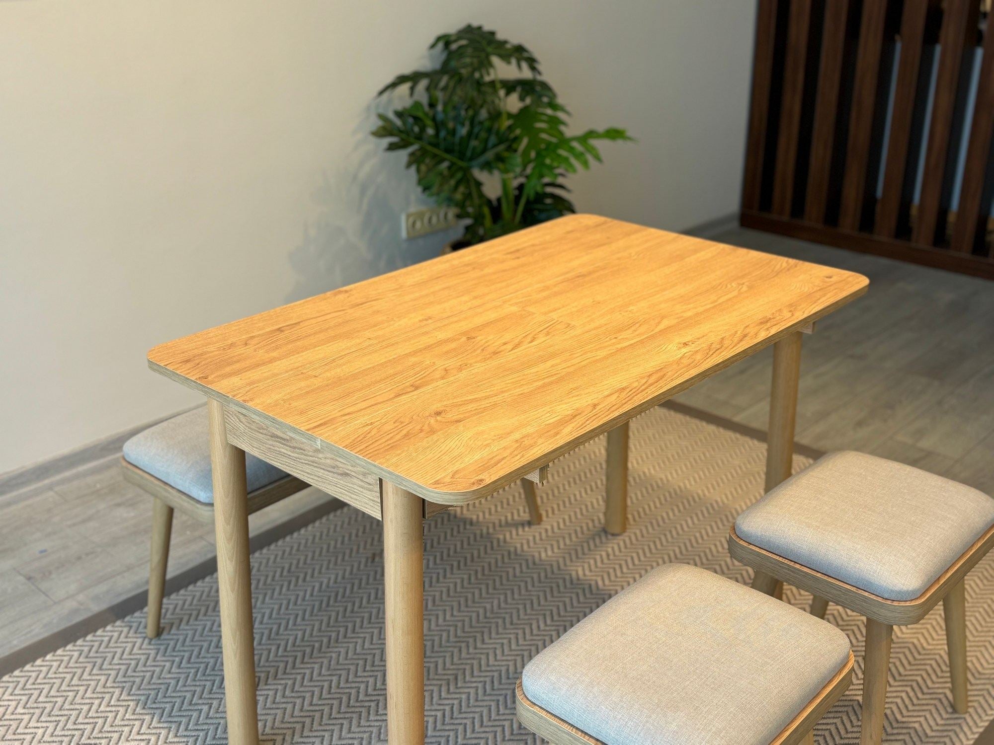 Conjunto de mesa de jantar extensível e cadeiras (4 peças)-Vina-Carvalho
Creme
