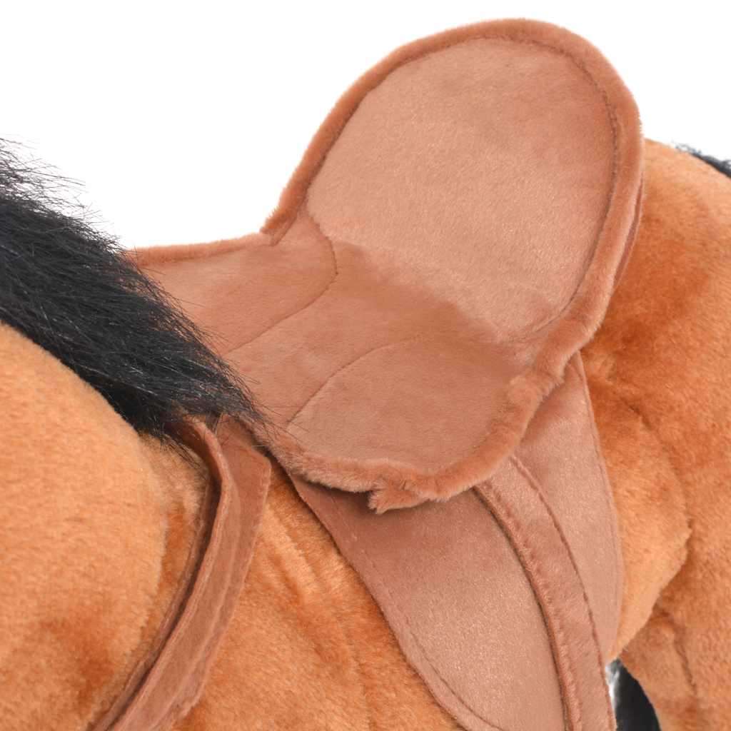 Cavalo de peluche de montar castanho