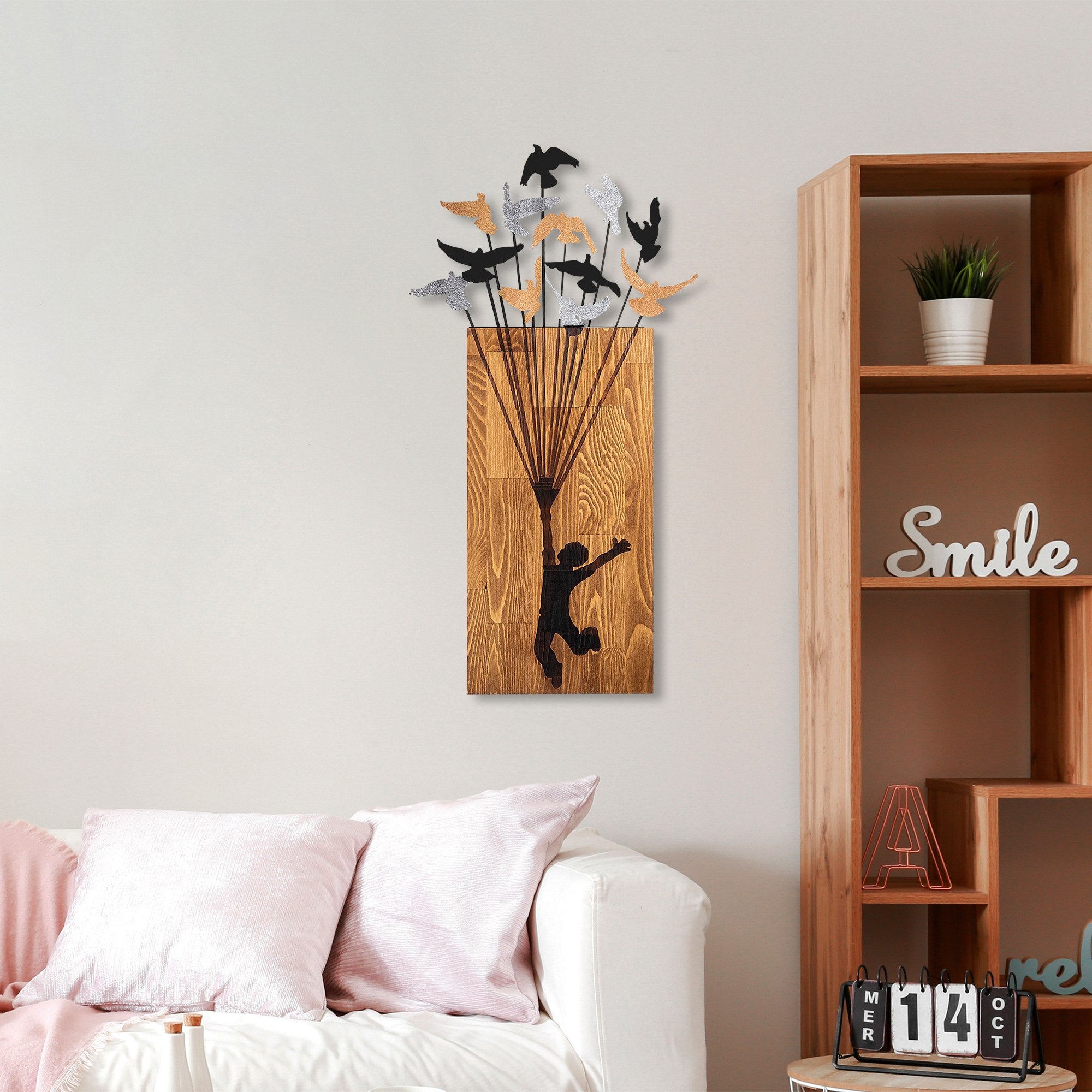 Elegante acessório decorativo de parede em madeira, nogueira e preto, 45 x 86 cm | 100% madeira (3 cm) e metal (1,5 mm) | Design fácil de montar na parede para uma decoração elegante