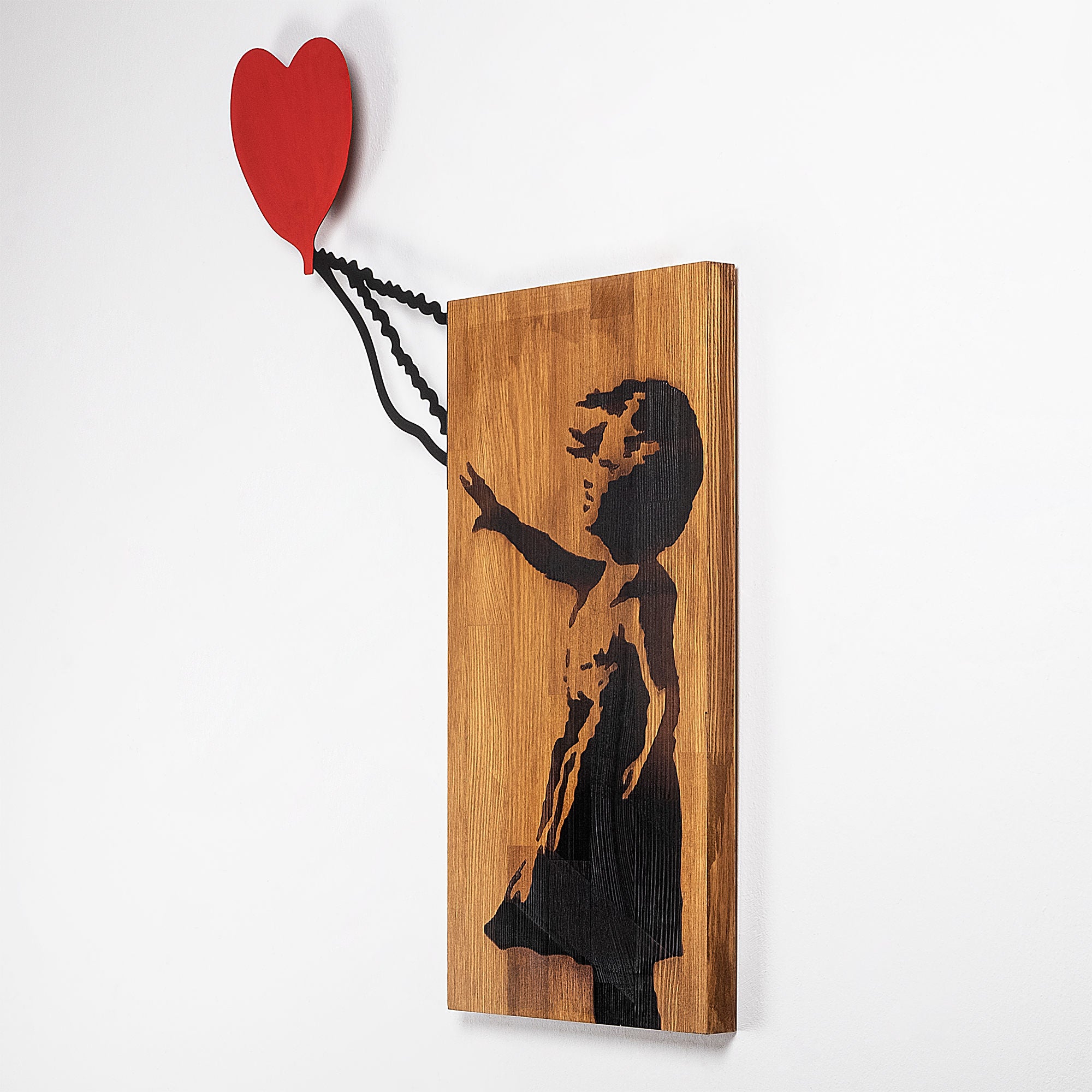 Acessório decorativo de parede – 83 x 60 cm – Nogueira e preto – 100% madeira e metal