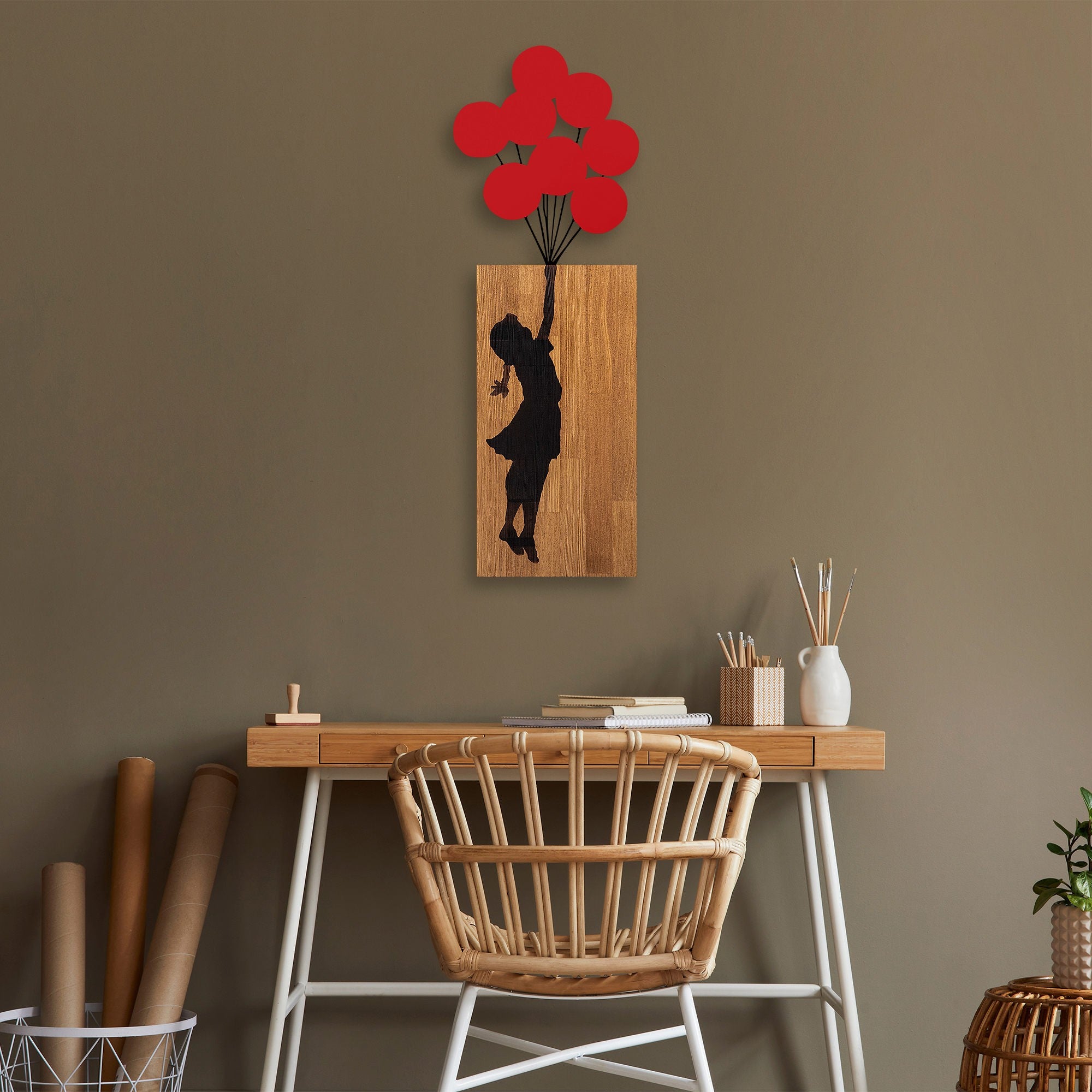 Acessório decorativo de parede – 70 x 62 cm – Nogueira e Preto – Madeira e metal