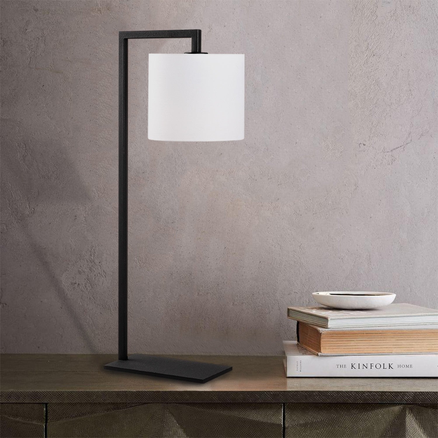 Candeeiro de Mesa Moderna, Corpo de Ferro com Base de Tecido, 65 cm de Altura, Soquete E27, Cabo de 200 cm, Design Preto e Branco | Decoração Industrial e Escandinava Elegante