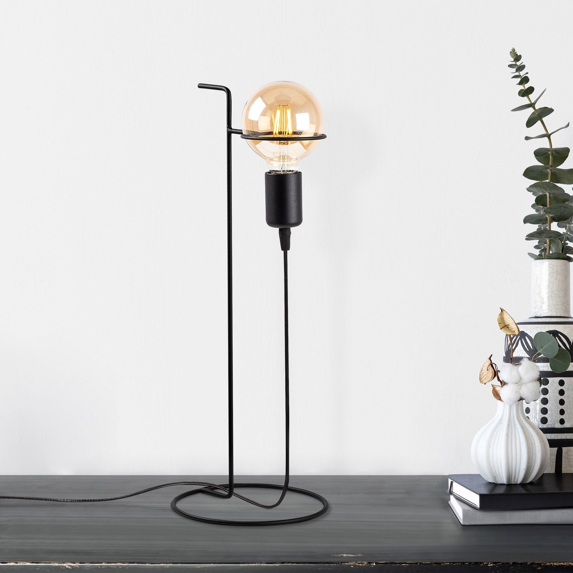 Candeeiro de Mesa – 51 cm de altura – preto – metal