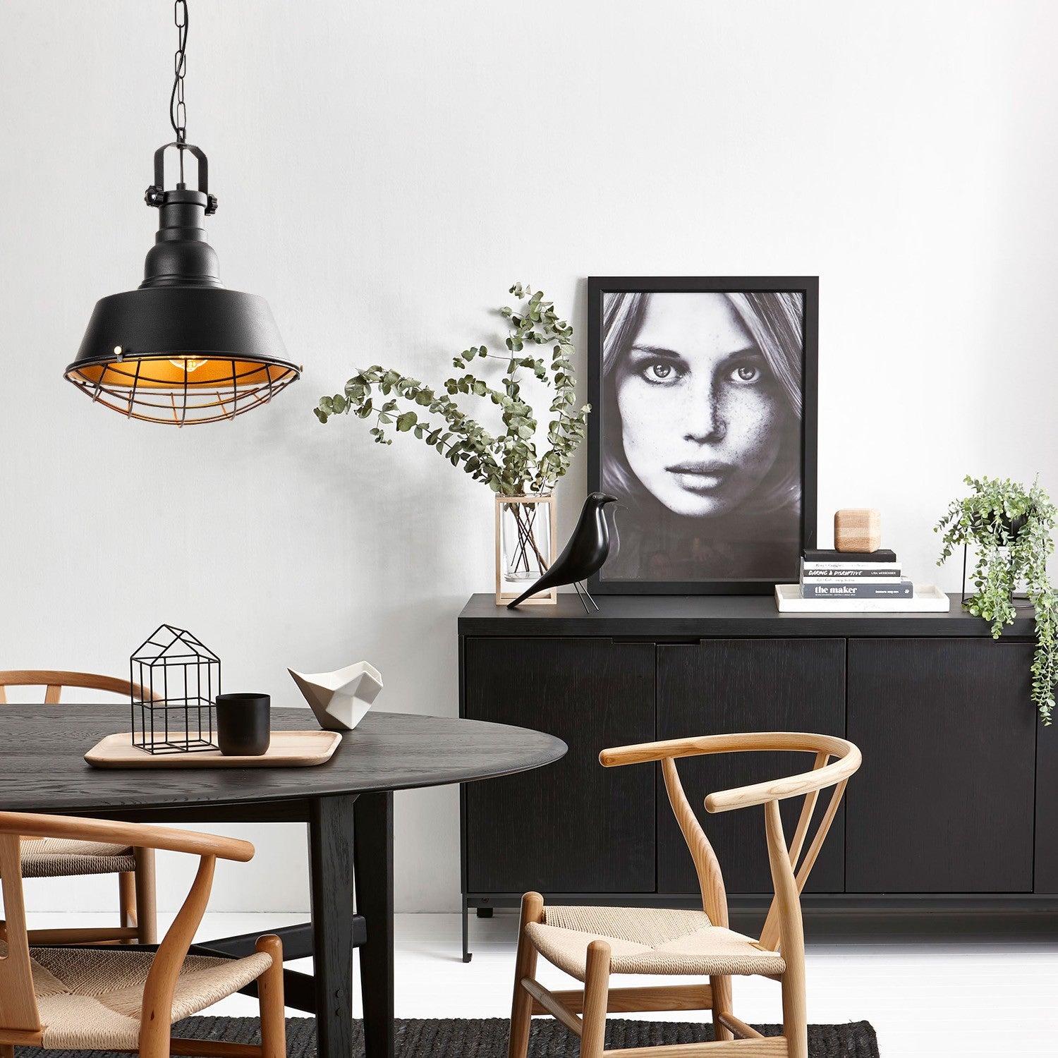 Candeeiro de Teto – 30 cm de Diâmetro – Preto e Dourado – Metálico