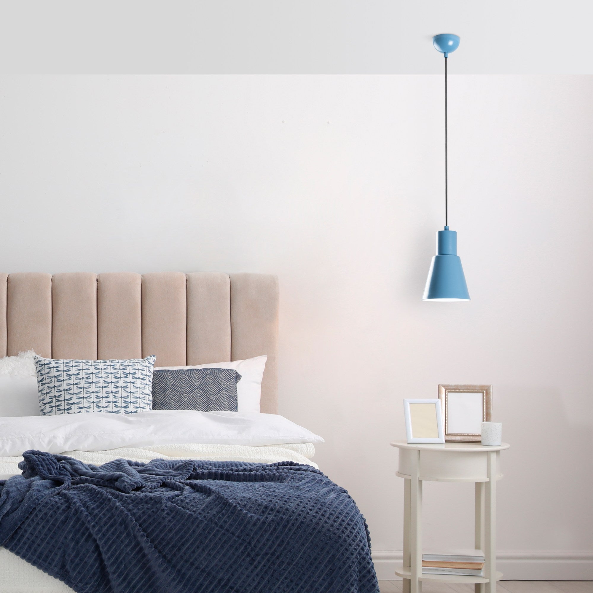 Candeeiro de Teto – altura ajustável de 27 a 114 cm – azul claro – corpo de metal