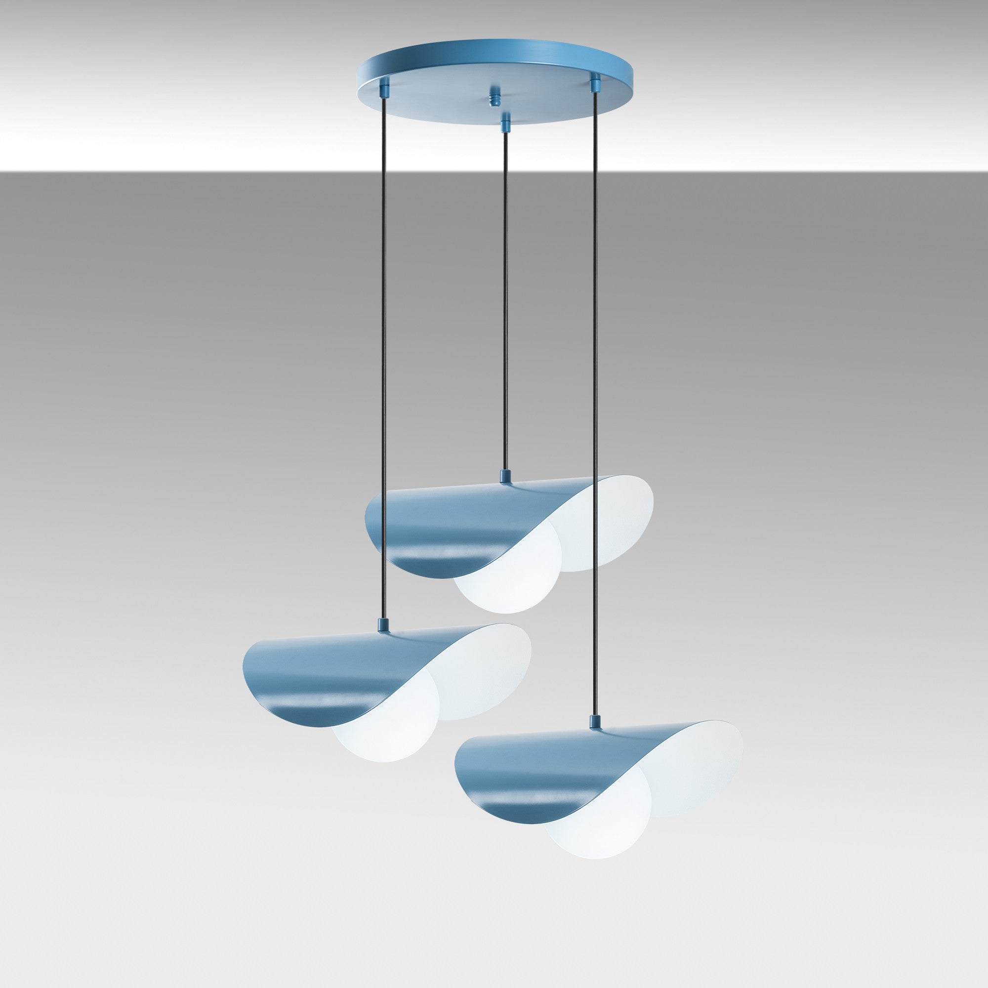 Candeeiro de Teto – 50 cm de Diâmetro – Azul Claro – Metal