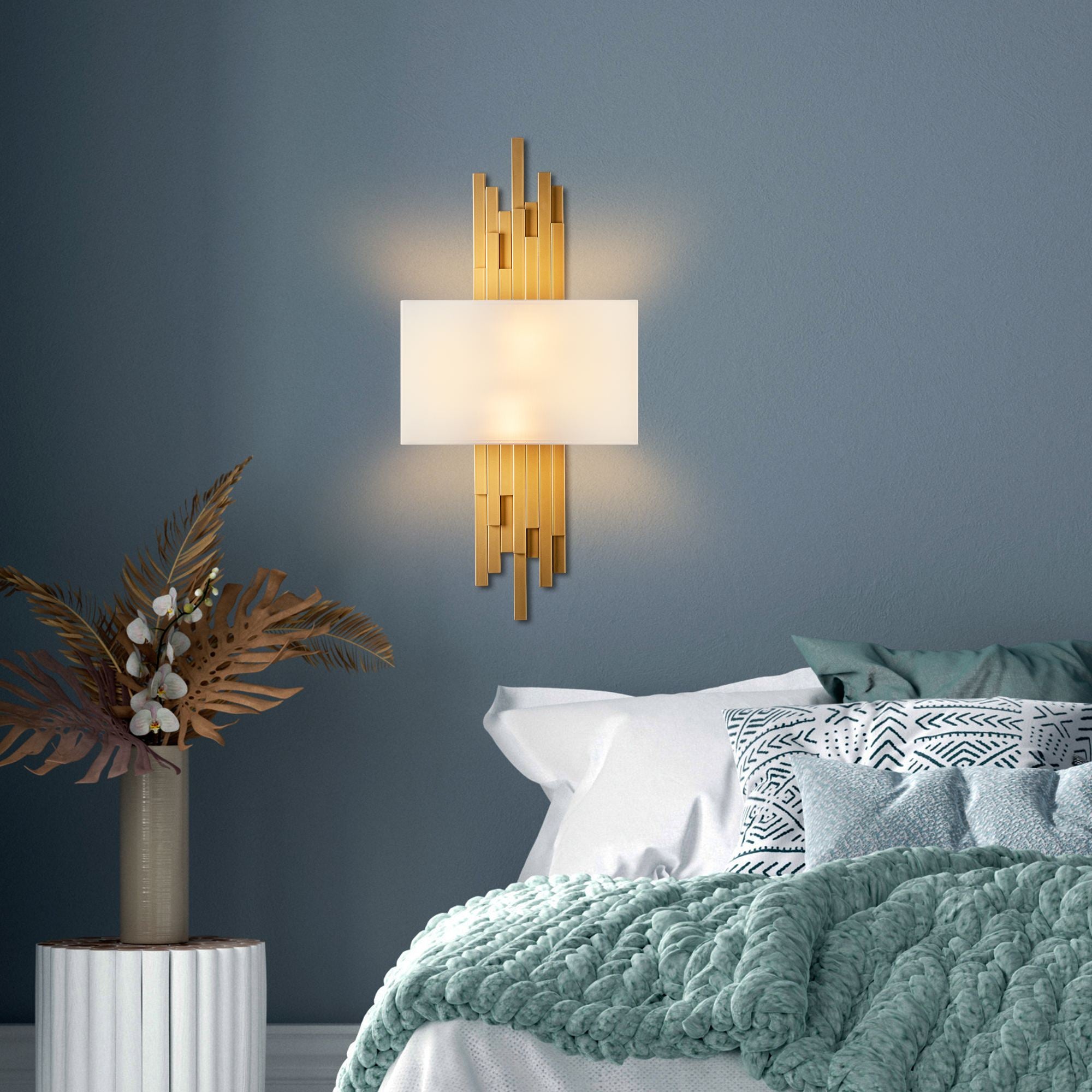 Candeeiro de Parede – 35 x 75 x 10 cm – Dourado e Branco – Metal e Tecido