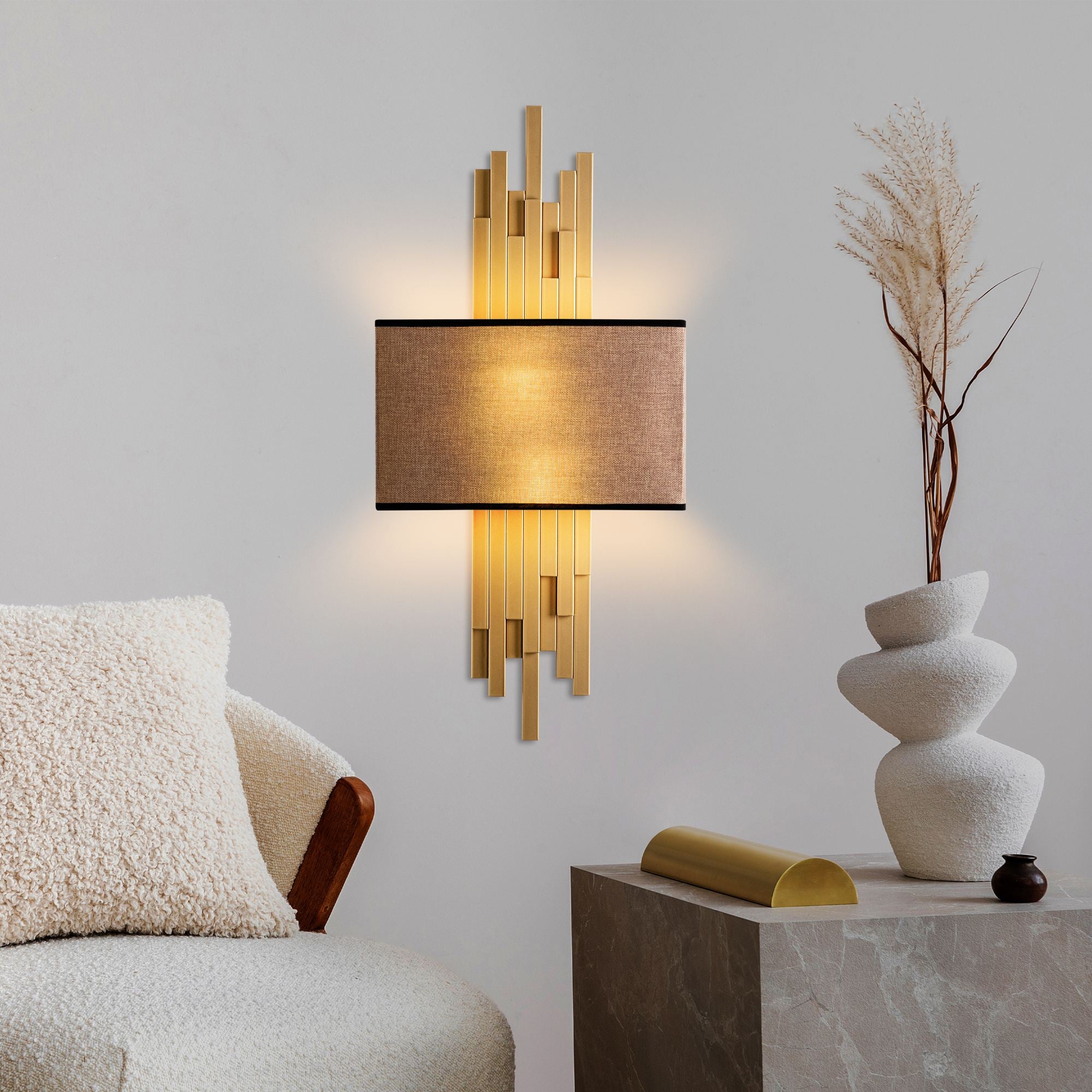 Candeeiro de Parede – 35 x 75 x 10 cm – Dourado e Castanho Claro – Metal e Tecido