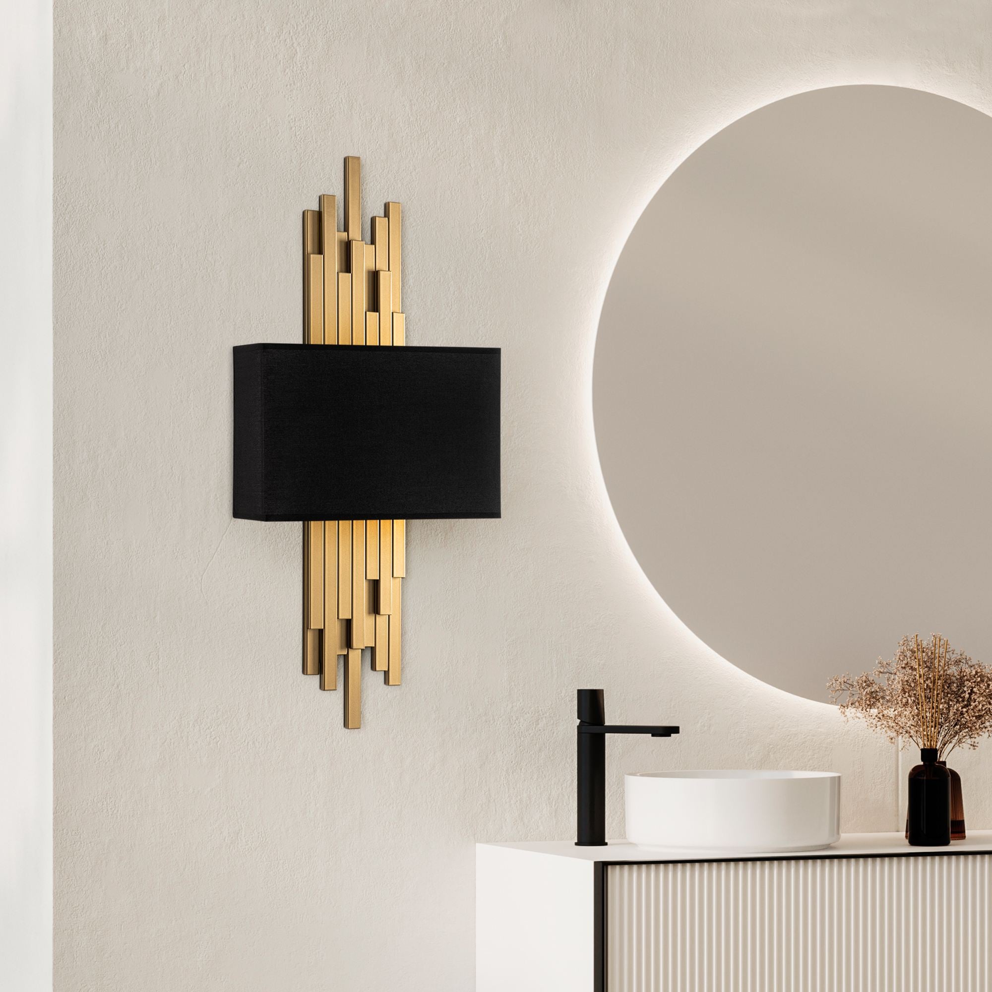 Candeeiro de Parede – 35 x 75 x 10 cm – Dourado e Preto – Metal e Tecido