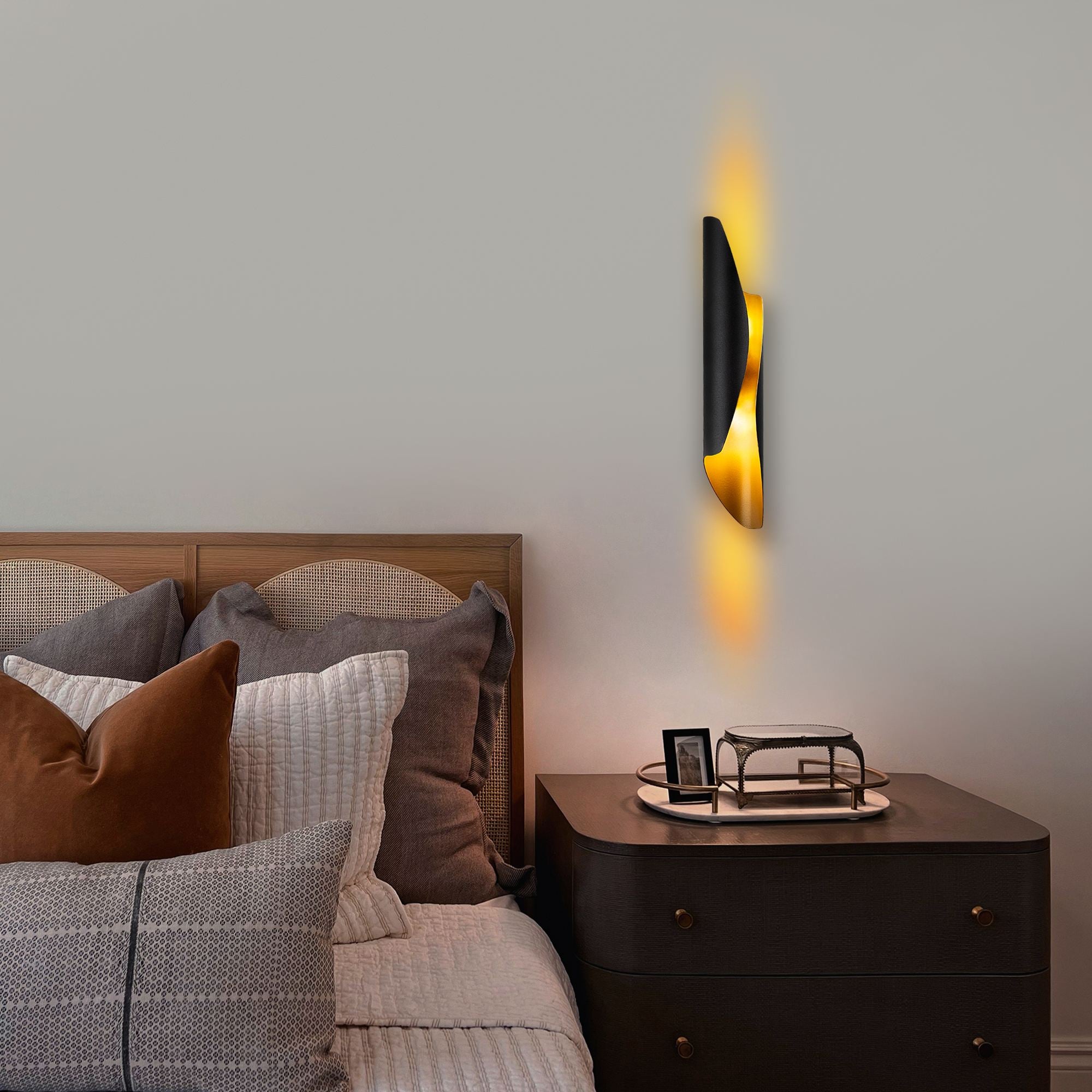 Candeeiro de Parede – 8 x 40 x 11 cm – Preto – Metal