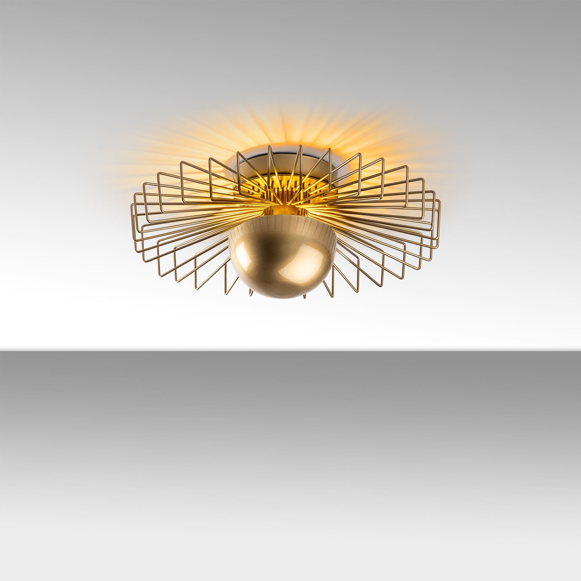 Candeeiro de Teto – 45 x 45 x 18 cm – Ouro – Metal