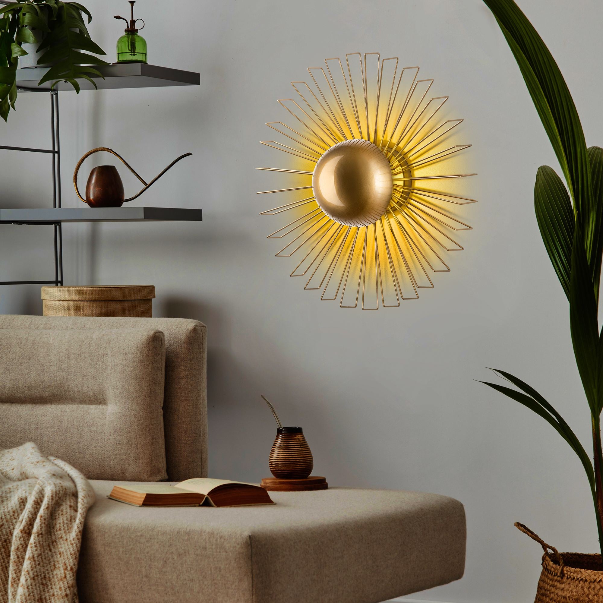 Candeeiro de Parede – 60 x 60 x 24 cm – Dourado – Metal