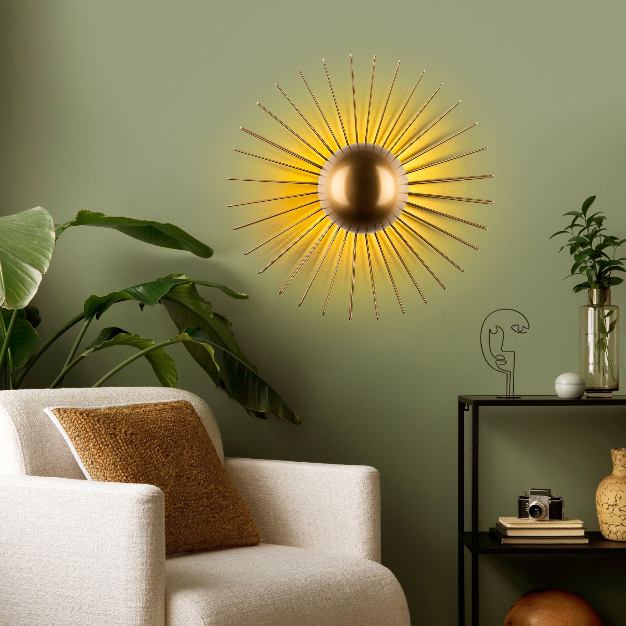 Candeeiro de Parede – 60 x 60 x 24 cm – Dourado – Metal