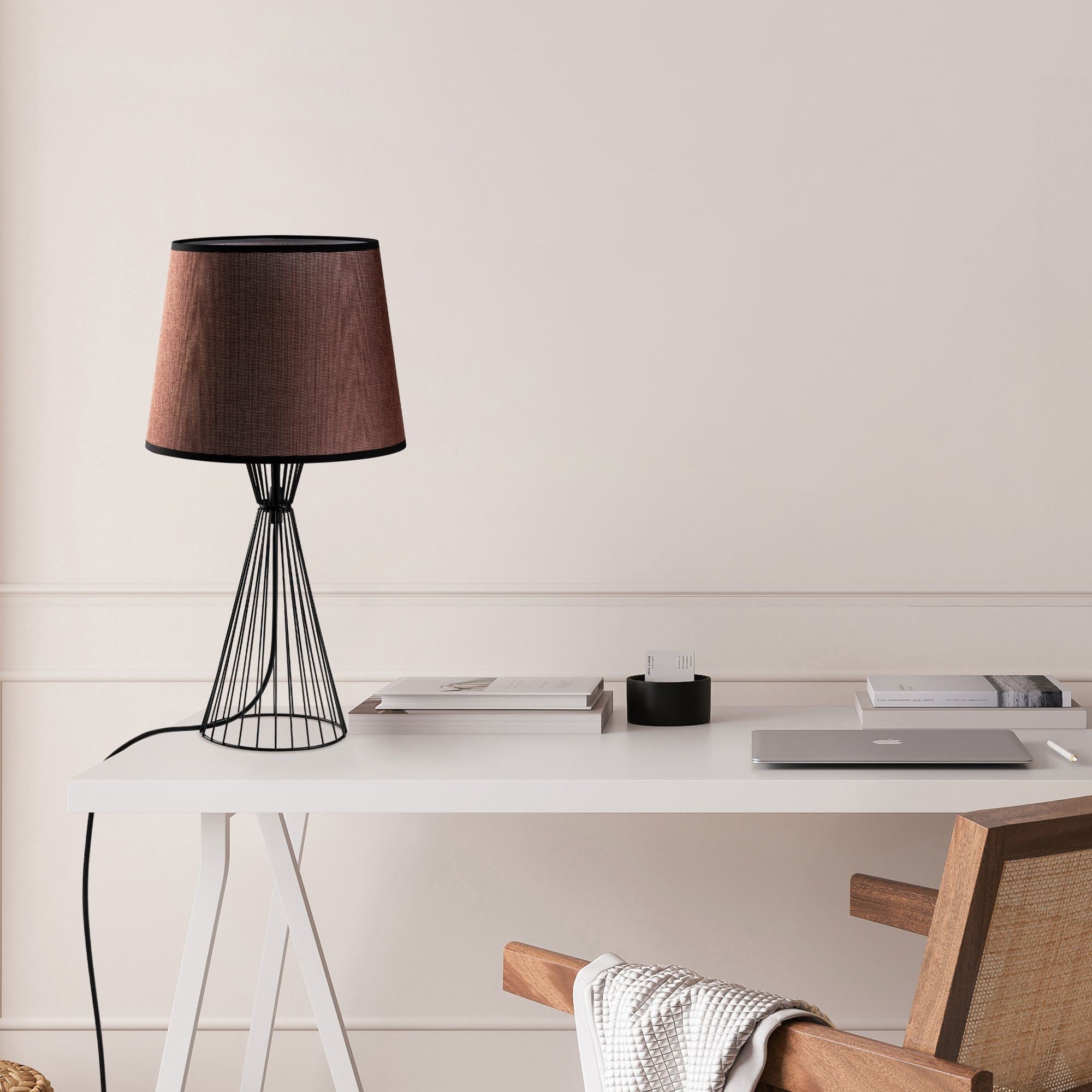 Candeeiro de mesa-Telıs-Preto
Marrom