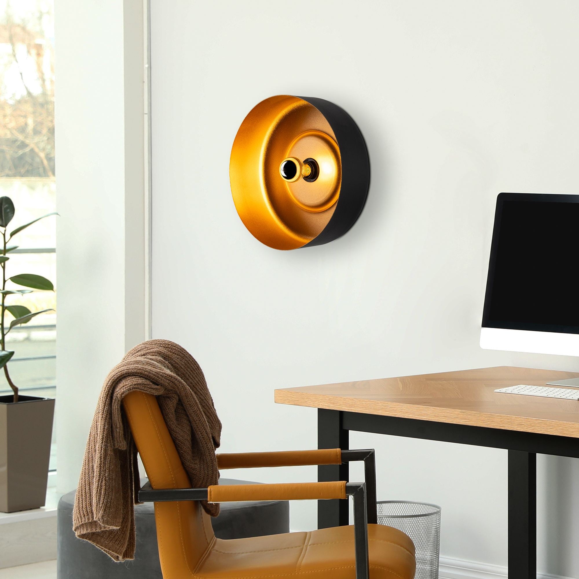 Candeeiro de Parede – 35 x 35 x 18 cm – Preto – Metal