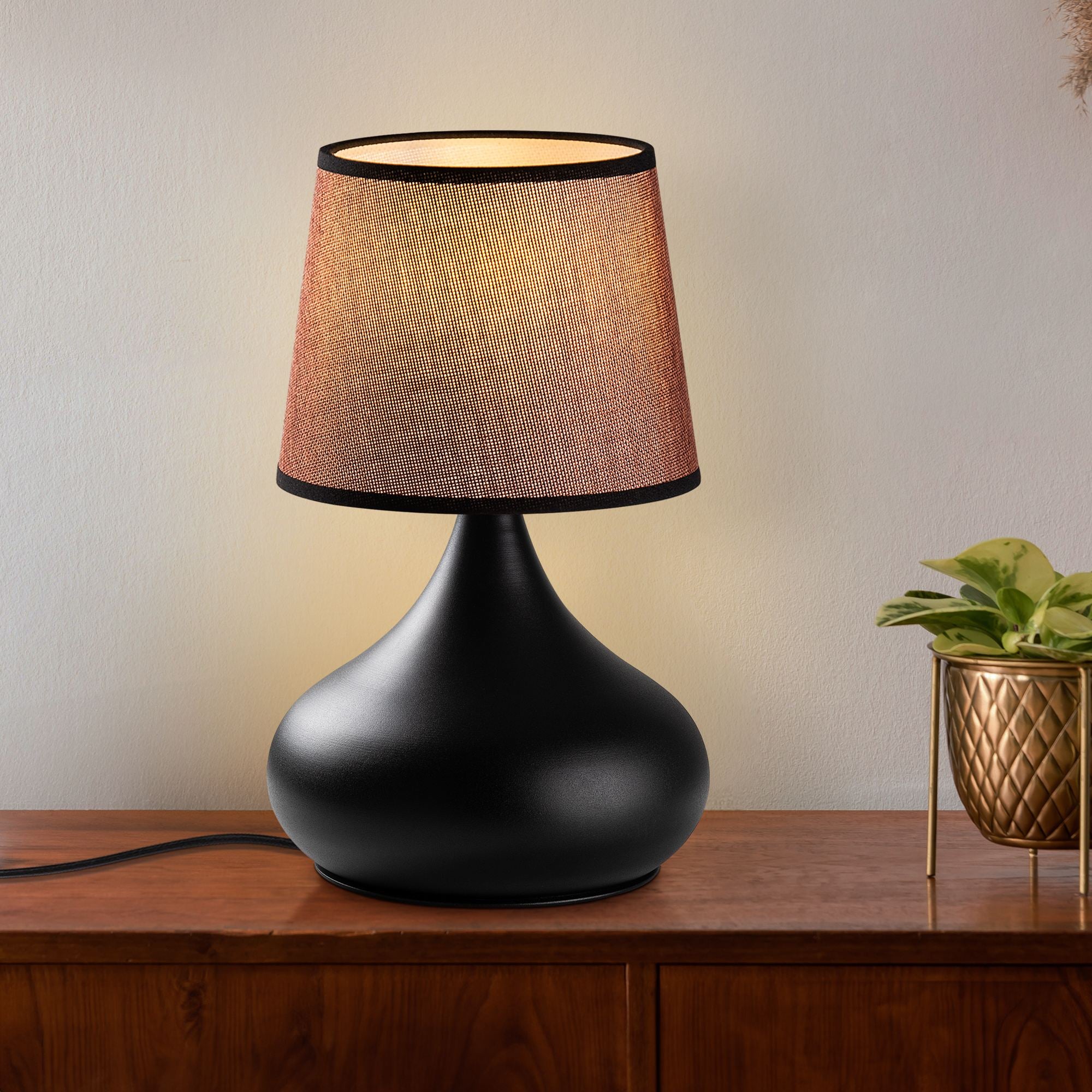 Candeeiro de mesa-Bulbe-Preto
Marrom